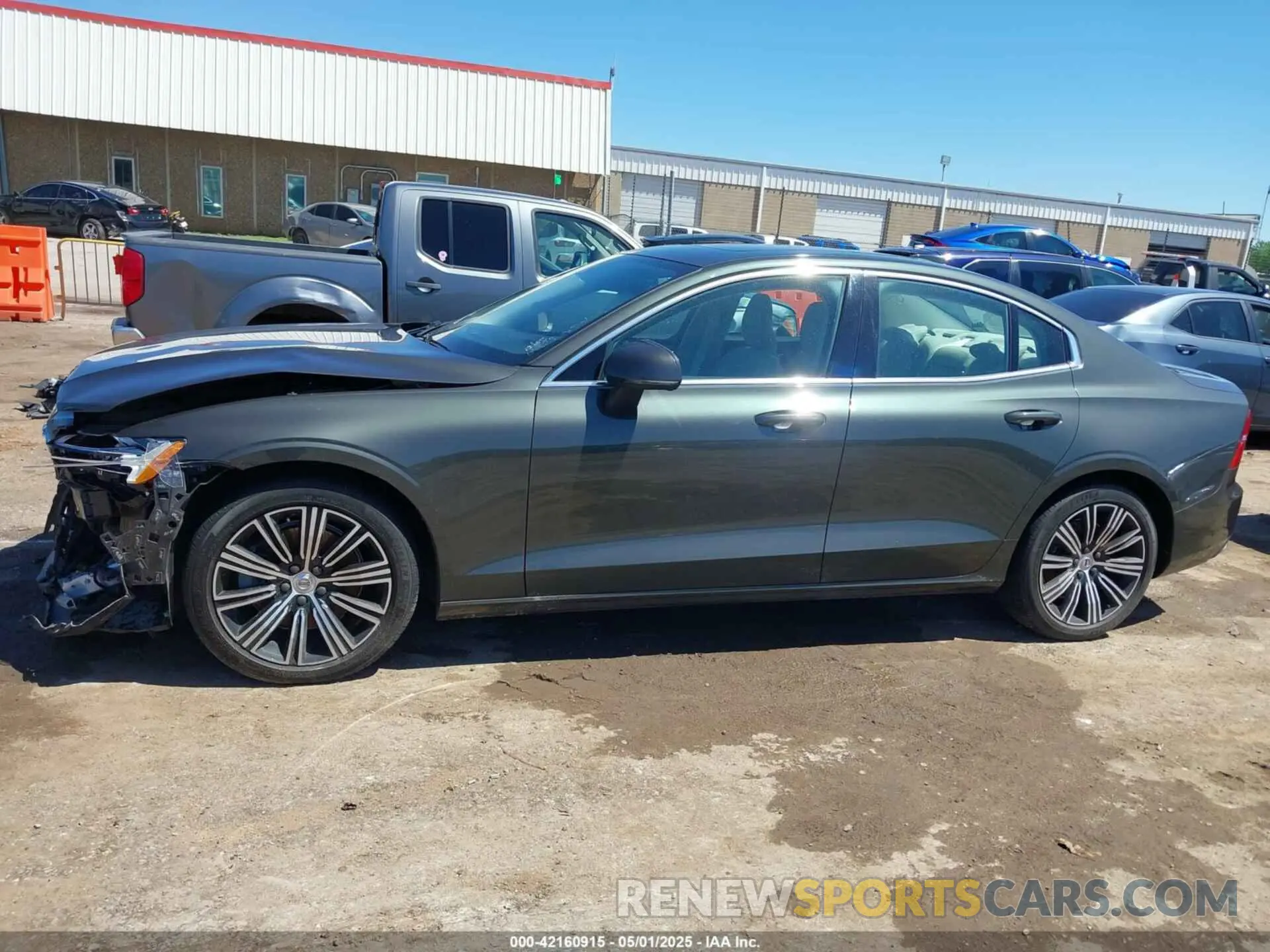 14 fotografías del automóvil dañado 7JRL12TL3NG162992 VOLVO S60 2022