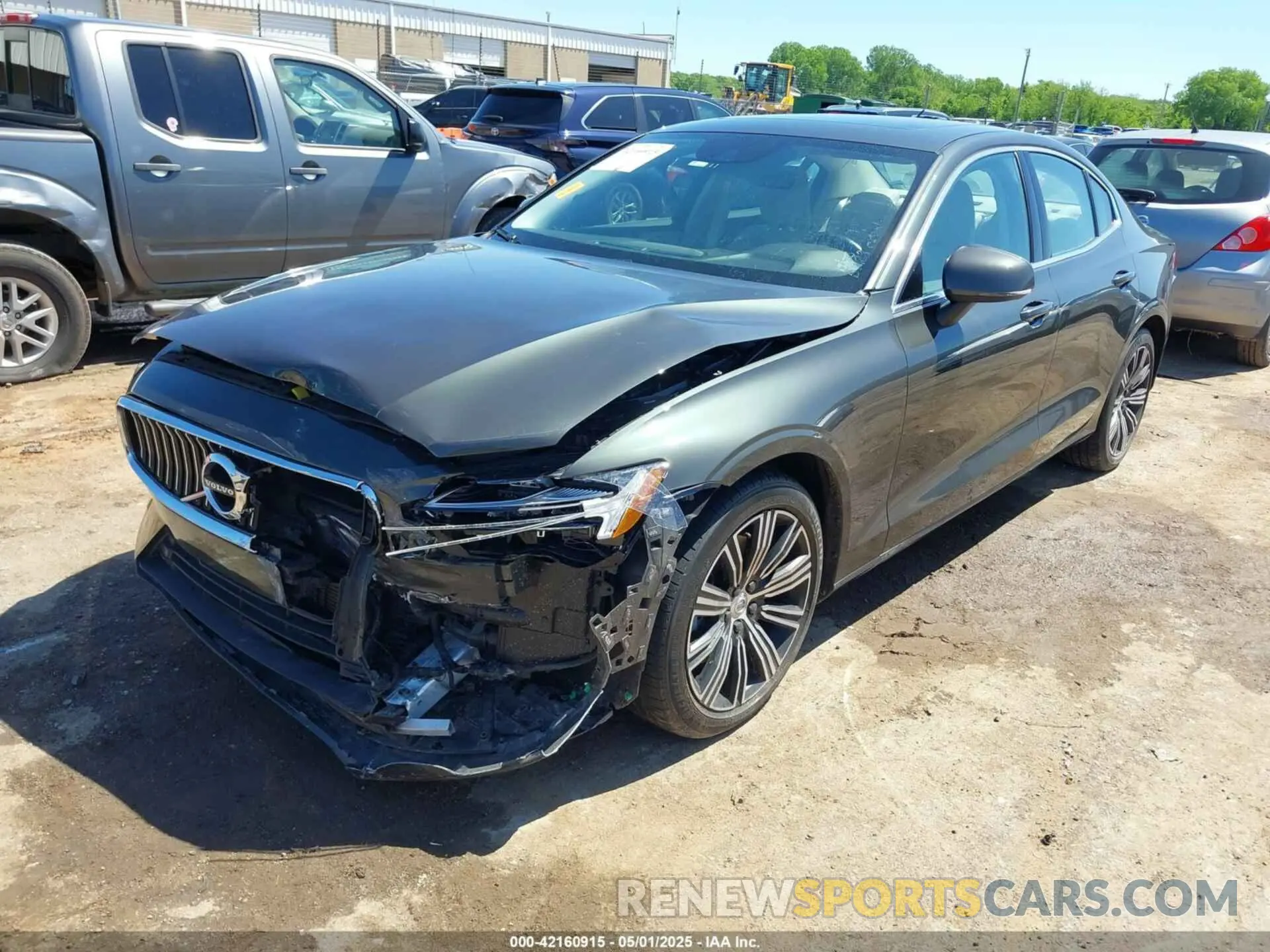 2 fotografías del automóvil dañado 7JRL12TL3NG162992 VOLVO S60 2022
