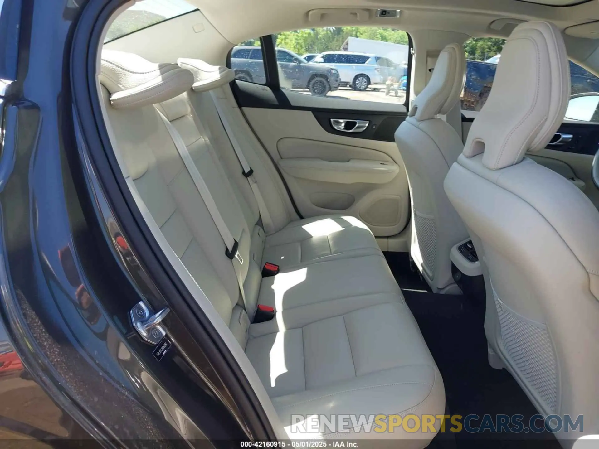 8 fotografías del automóvil dañado 7JRL12TL3NG162992 VOLVO S60 2022