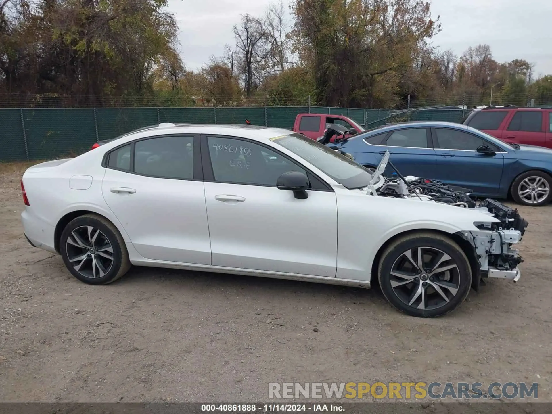 13 fotografías del automóvil dañado 7JRL12TM4NG192138 VOLVO S60 2022