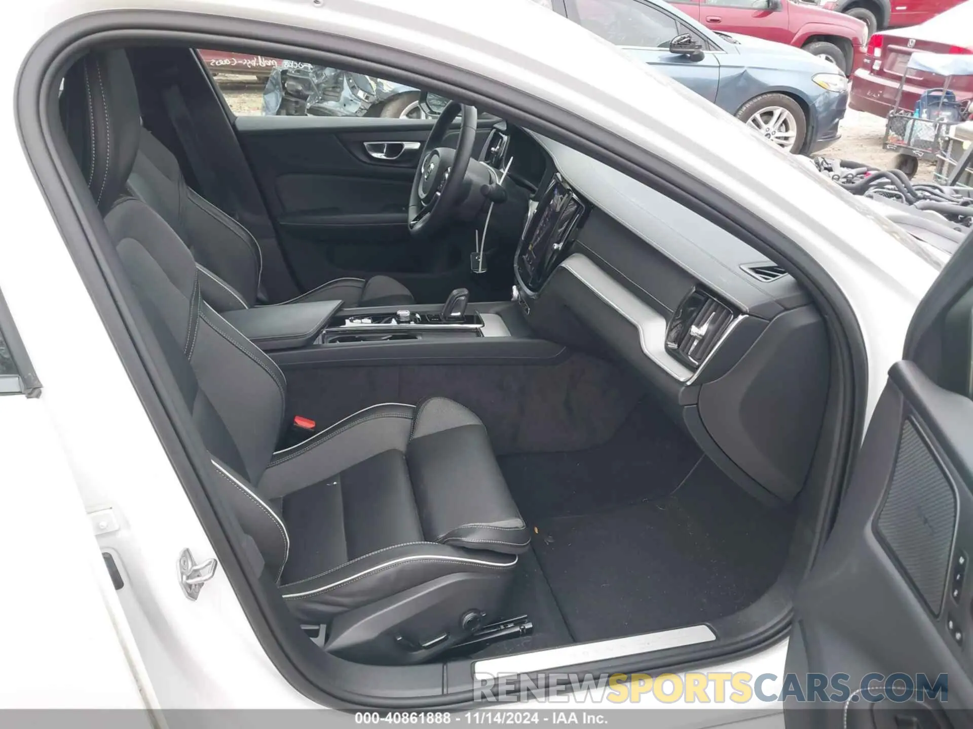 5 fotografías del automóvil dañado 7JRL12TM4NG192138 VOLVO S60 2022