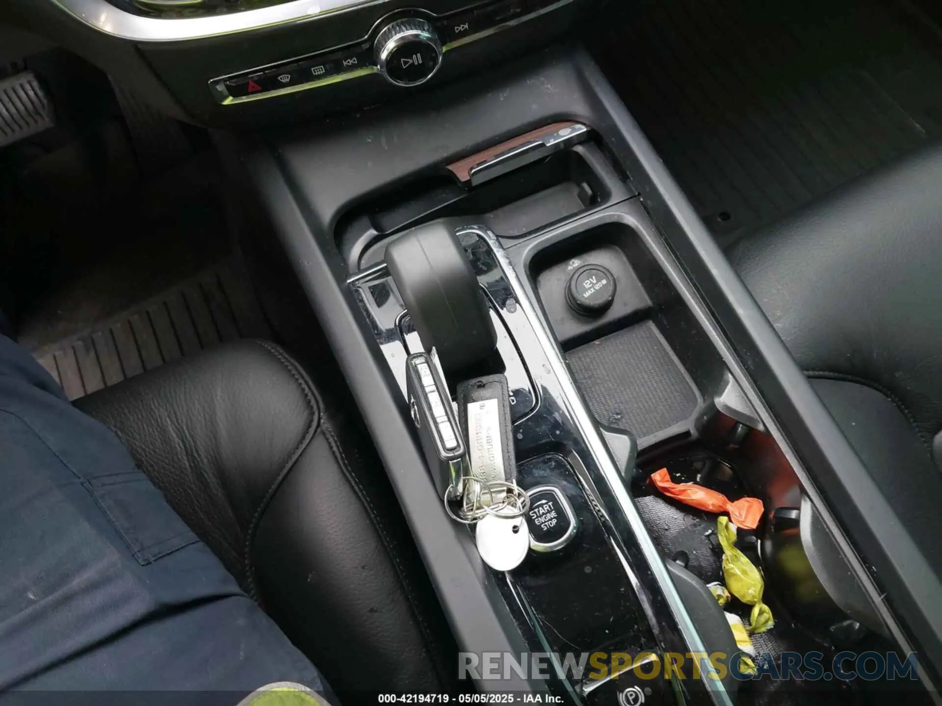 11 fotografías del automóvil dañado 7JRL12FT3PG227211 VOLVO S60 2023
