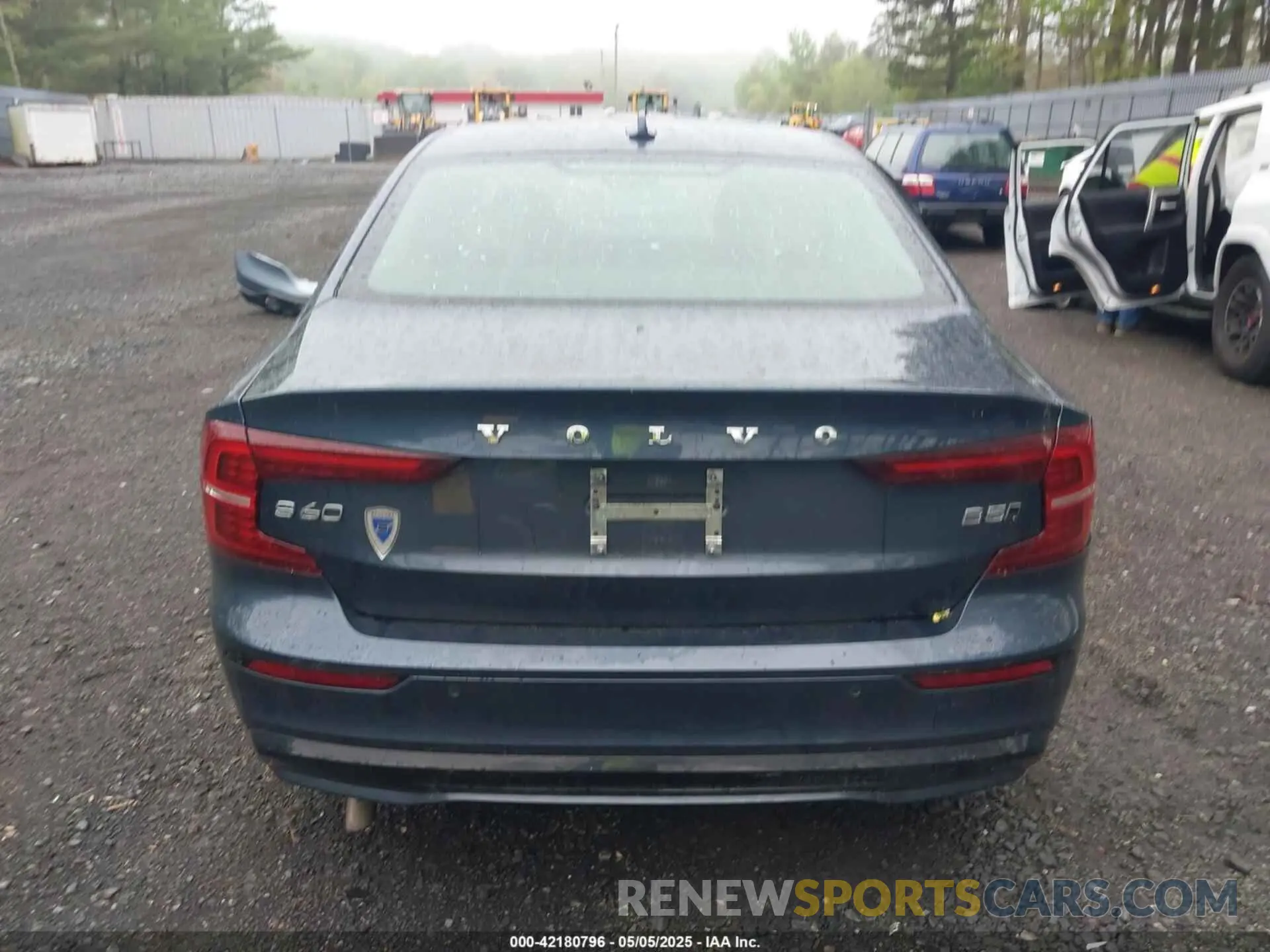 16 fotografías del automóvil dañado 7JRL12TW2PG234438 VOLVO S60 2023
