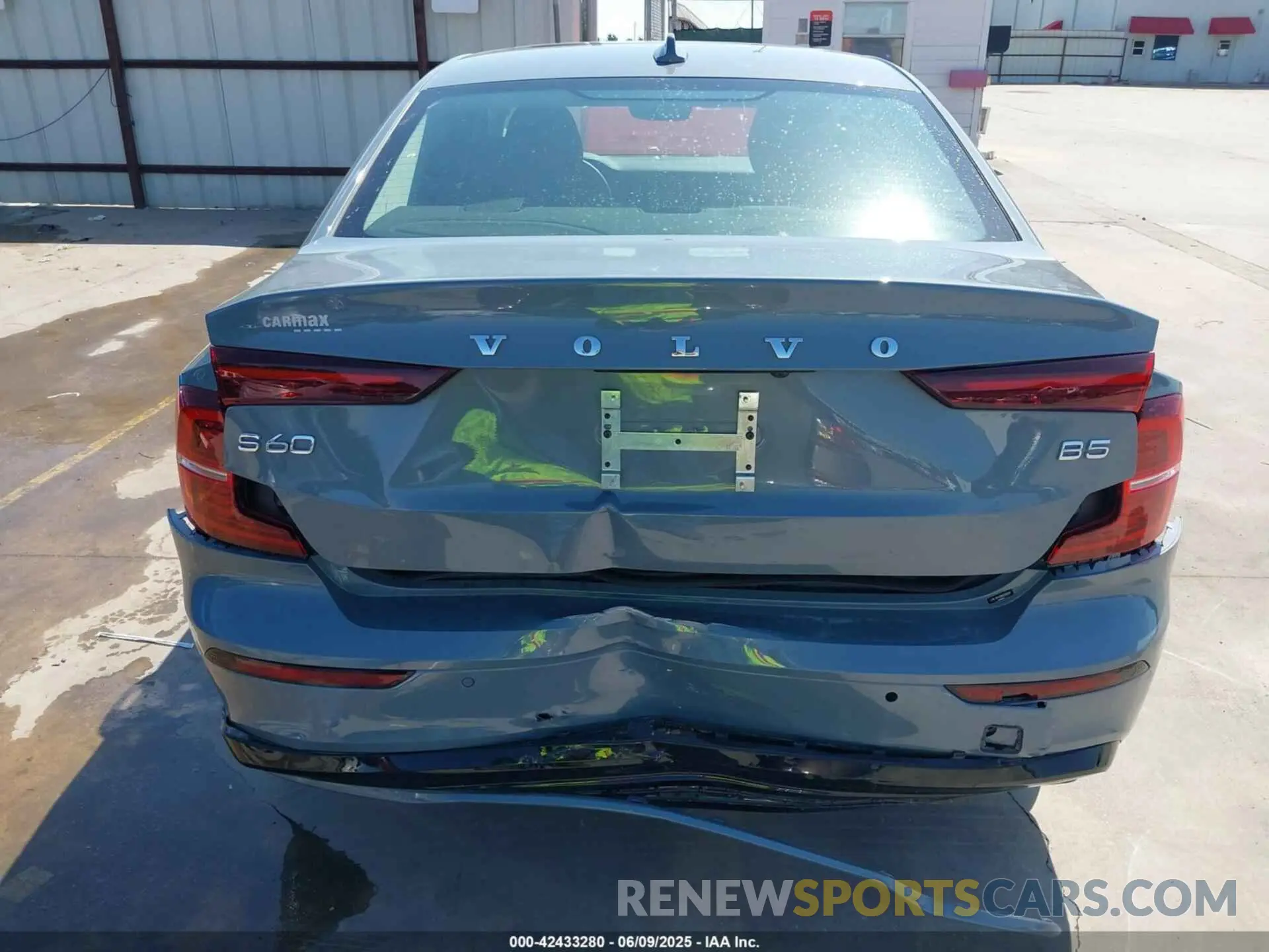 16 fotografías del automóvil dañado 7JRL12FK0RG320259 VOLVO S60 2024