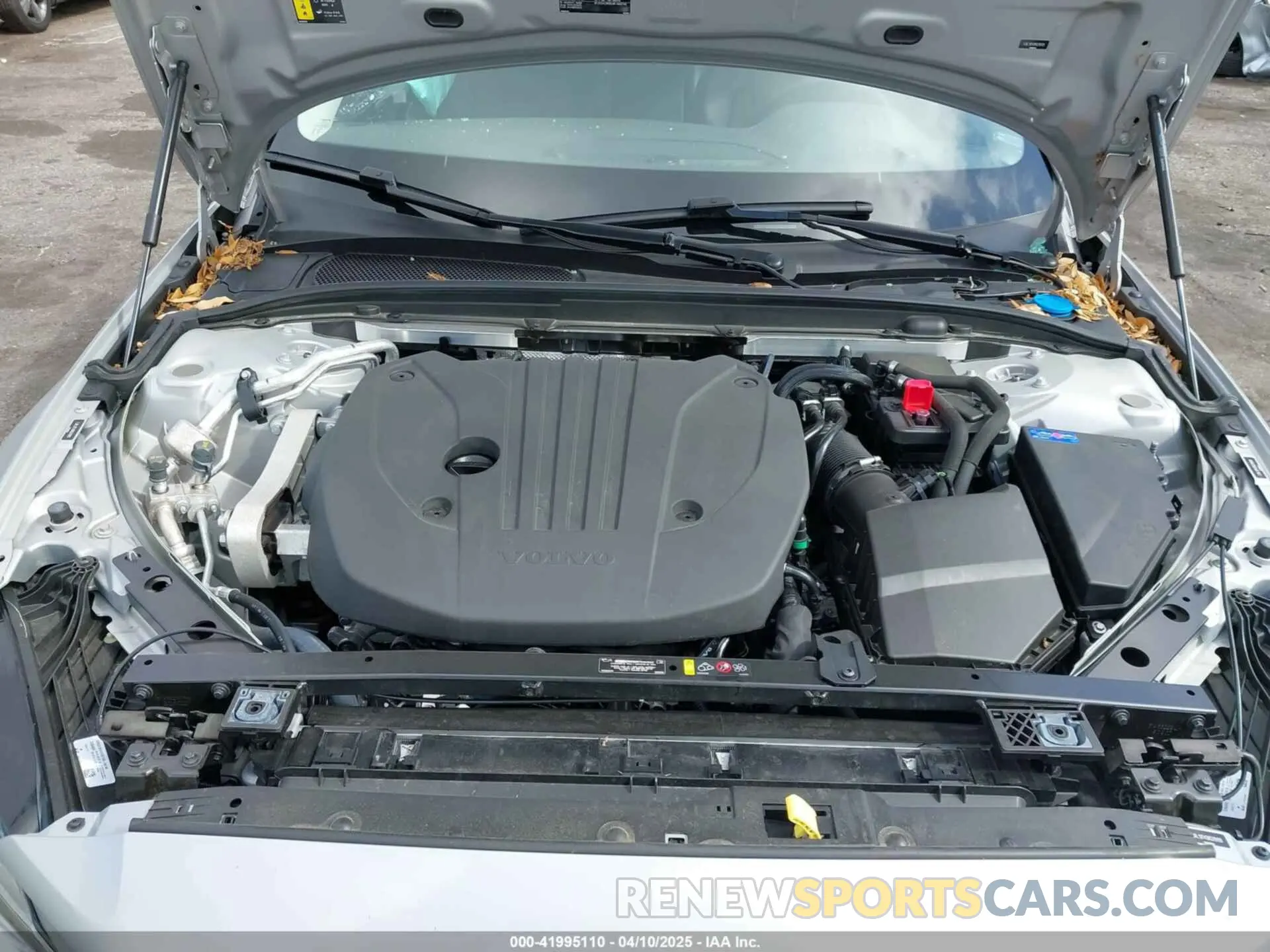10 fotografías del automóvil dañado 7JRL12FK9RG319109 VOLVO S60 2024