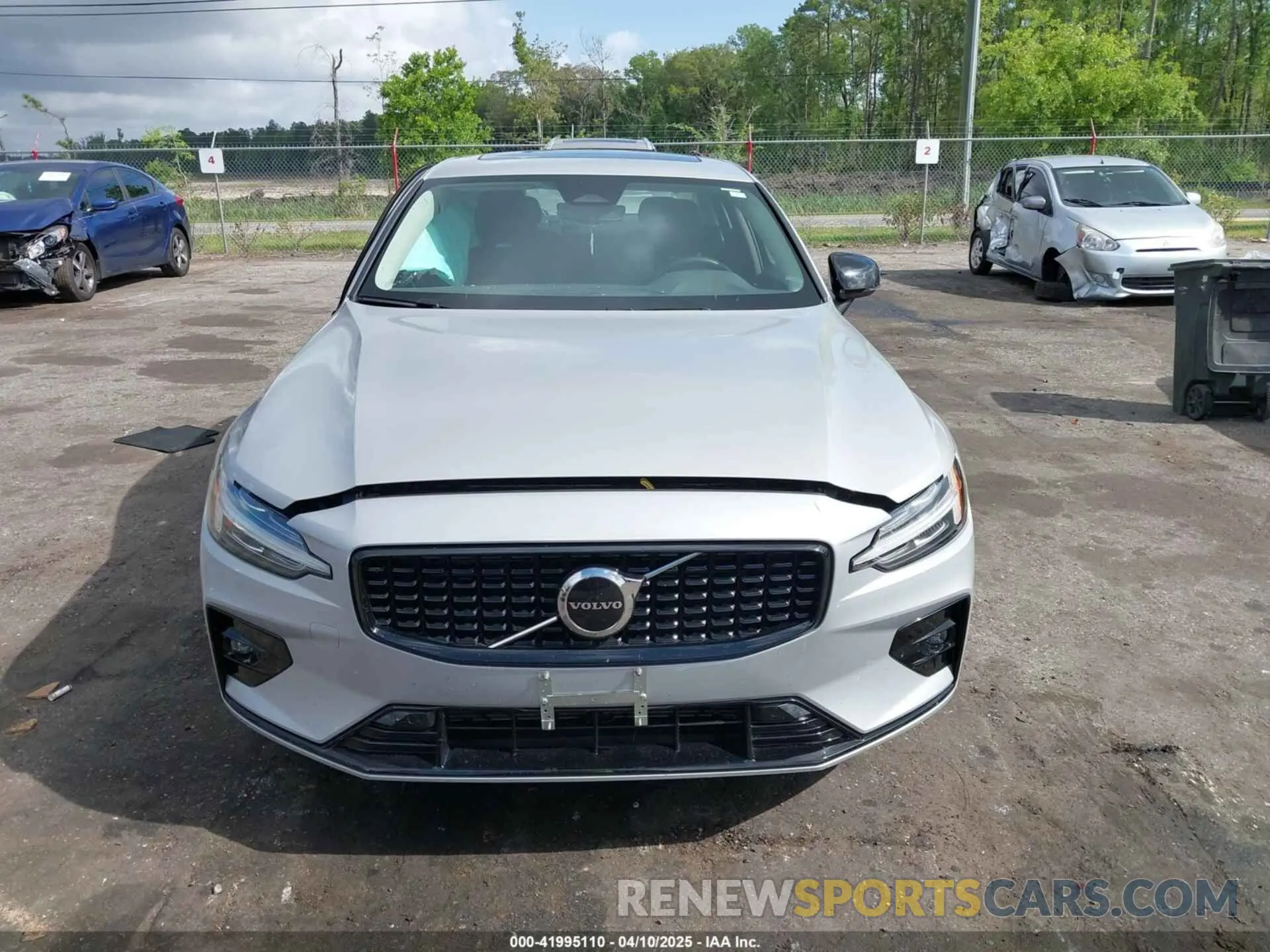 12 fotografías del automóvil dañado 7JRL12FK9RG319109 VOLVO S60 2024