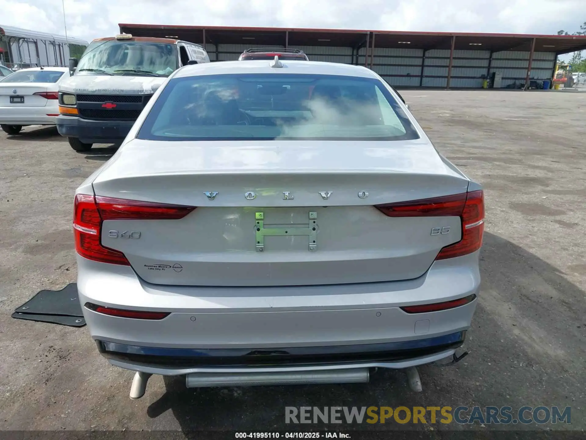 16 fotografías del automóvil dañado 7JRL12FK9RG319109 VOLVO S60 2024