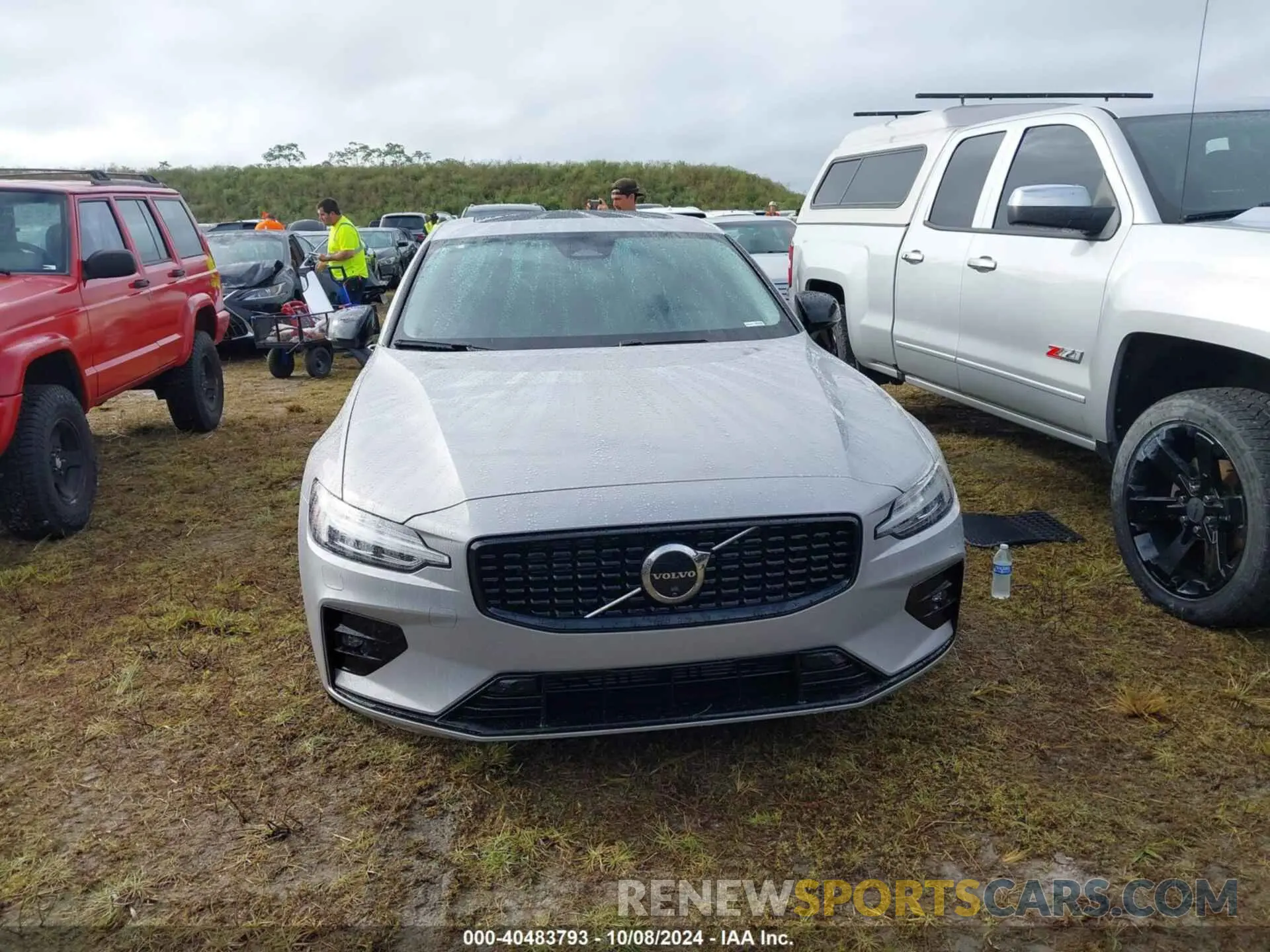 12 fotografías del automóvil dañado 7JRL12FL5RG313655 VOLVO S60 2024