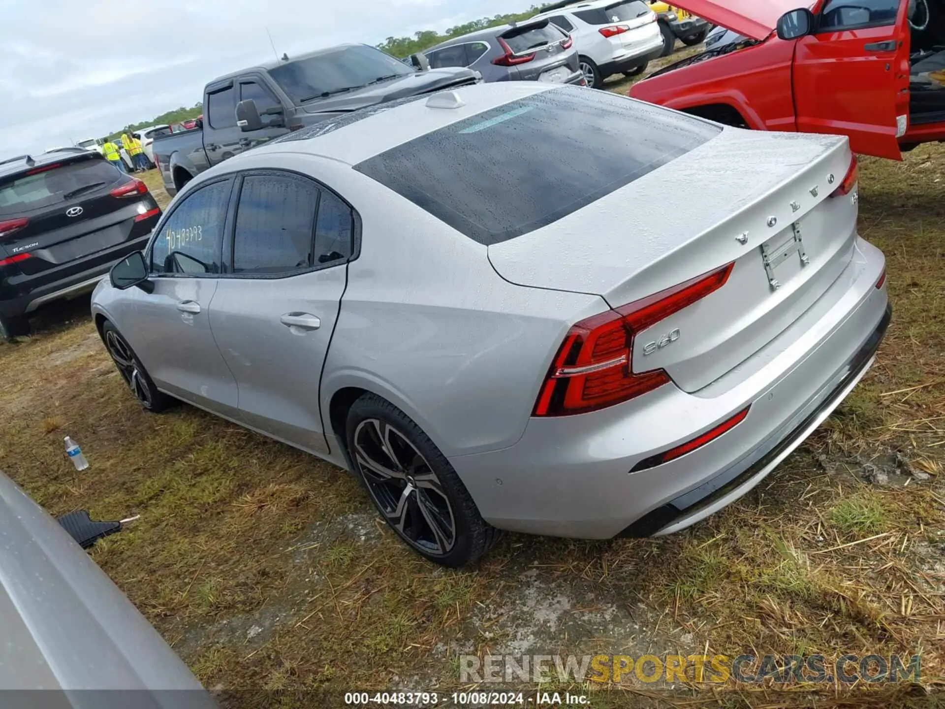 14 fotografías del automóvil dañado 7JRL12FL5RG313655 VOLVO S60 2024