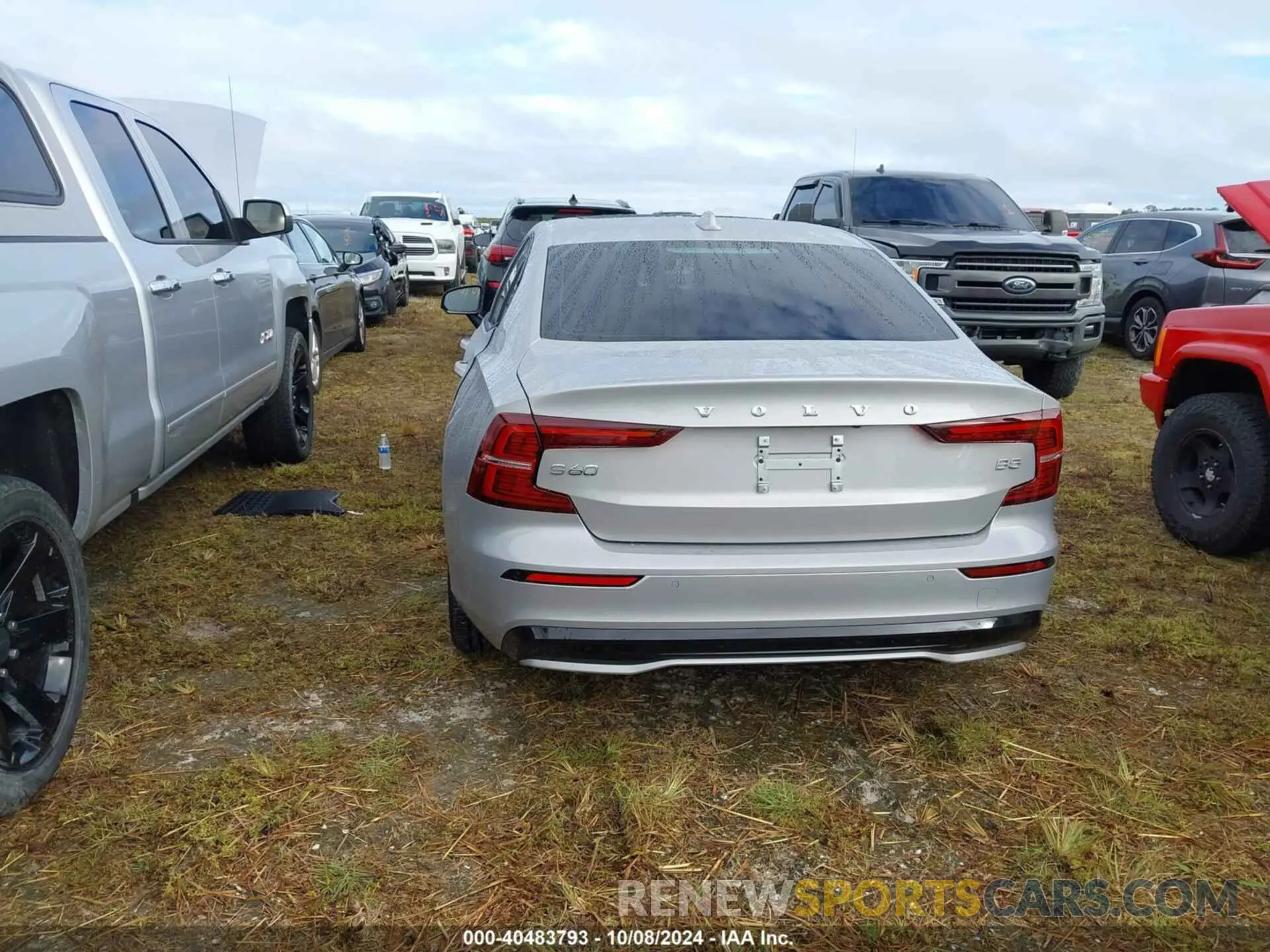 16 fotografías del automóvil dañado 7JRL12FL5RG313655 VOLVO S60 2024