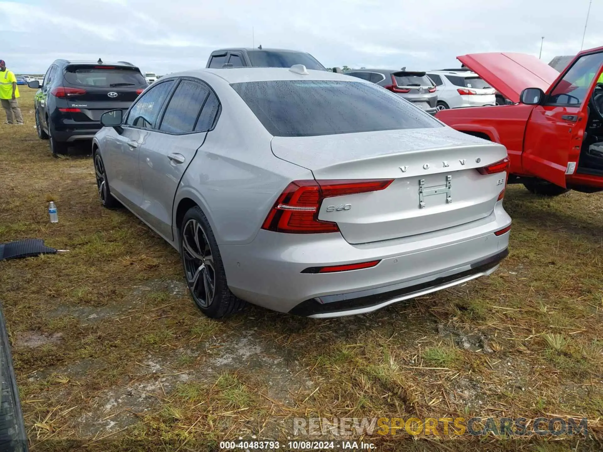 3 fotografías del automóvil dañado 7JRL12FL5RG313655 VOLVO S60 2024