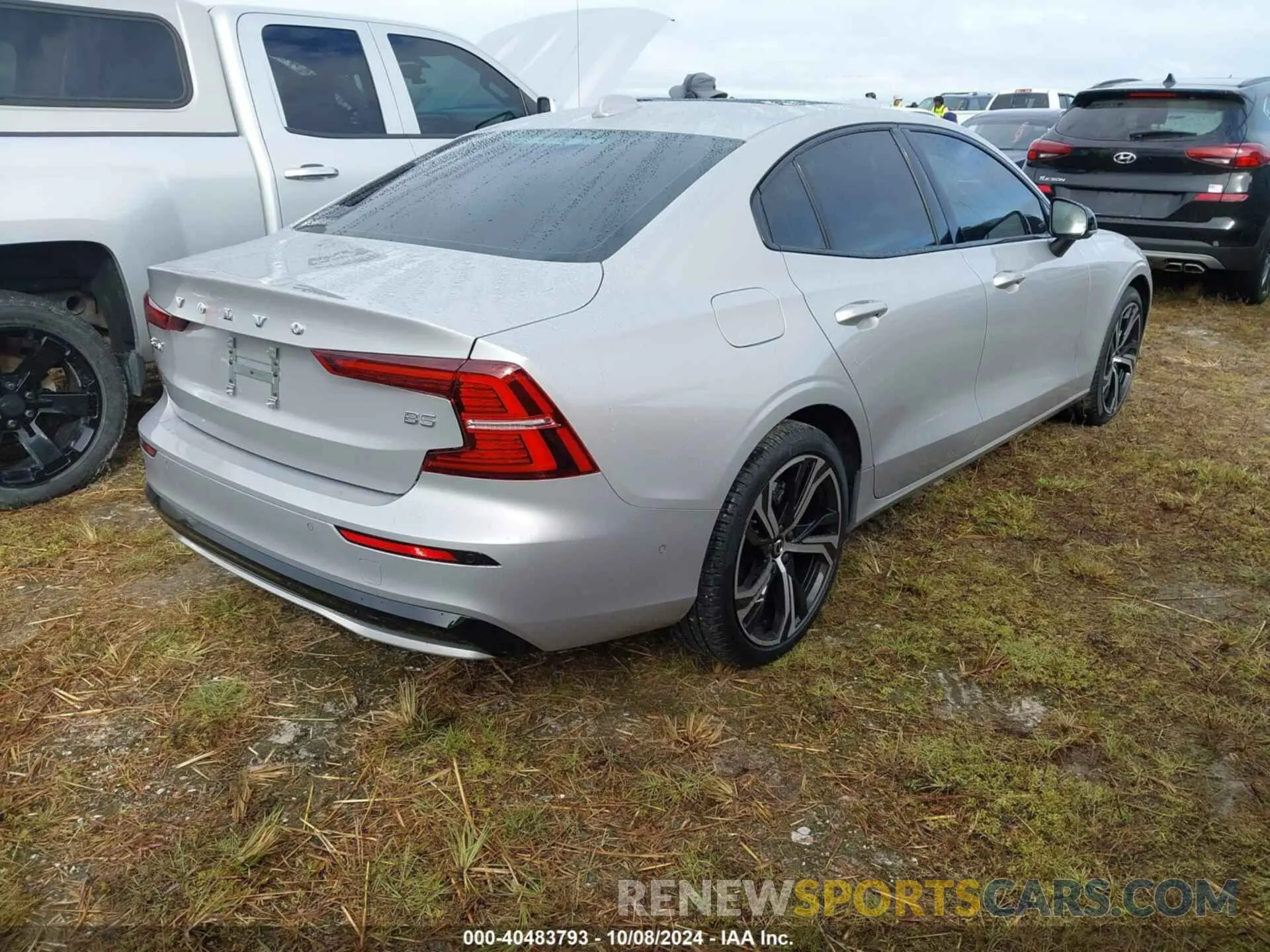 4 fotografías del automóvil dañado 7JRL12FL5RG313655 VOLVO S60 2024