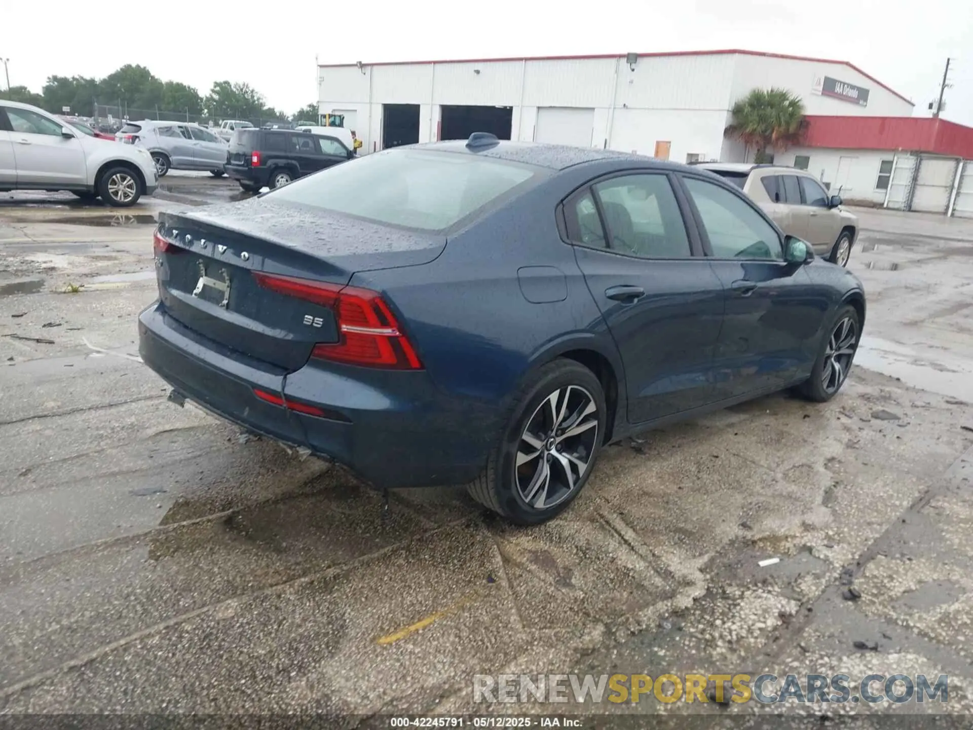 4 fotografías del automóvil dañado 7JRL12FL8RG295491 VOLVO S60 2024