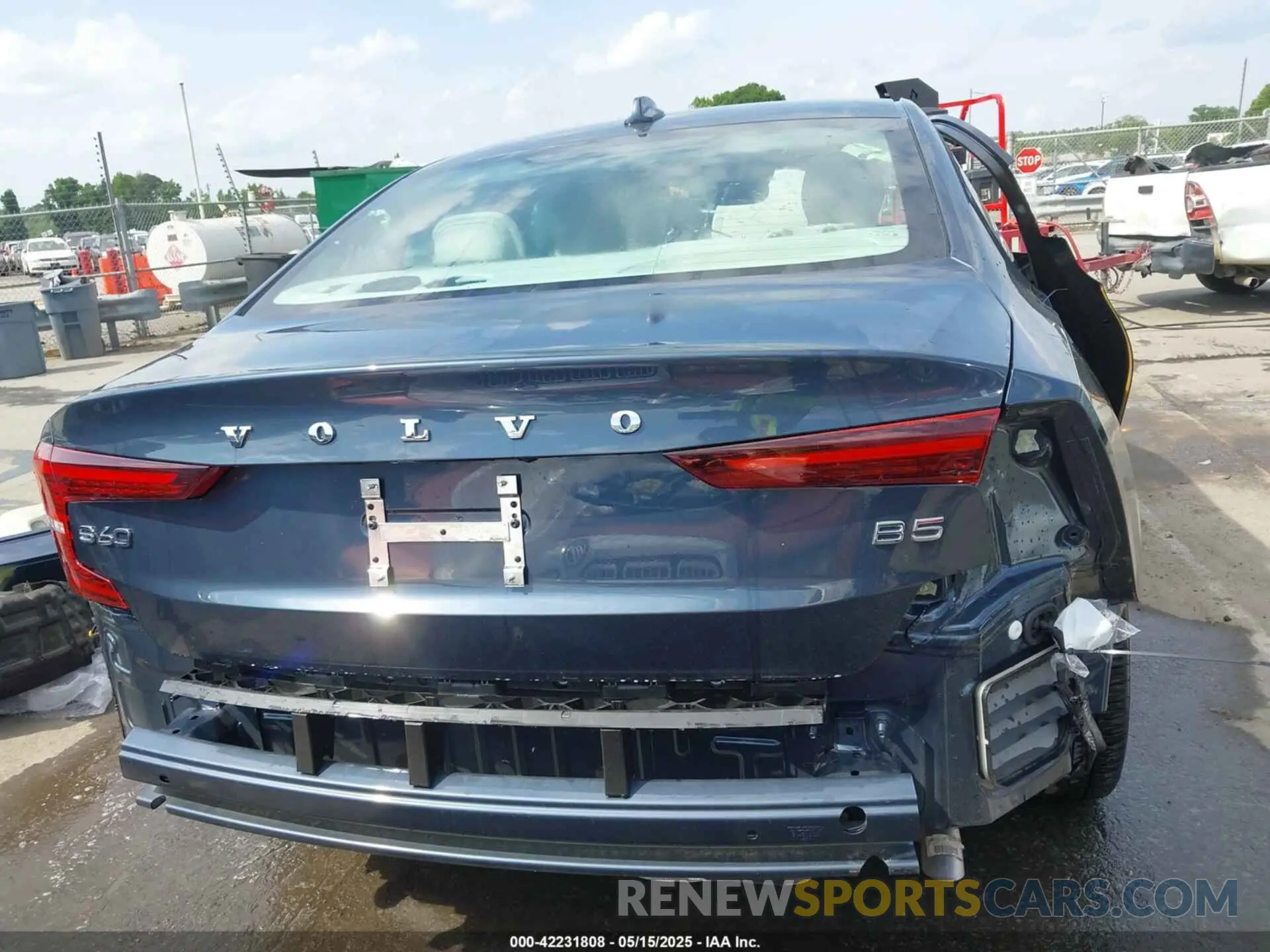 17 fotografías del automóvil dañado 7JRL12FL9RG294057 VOLVO S60 2024
