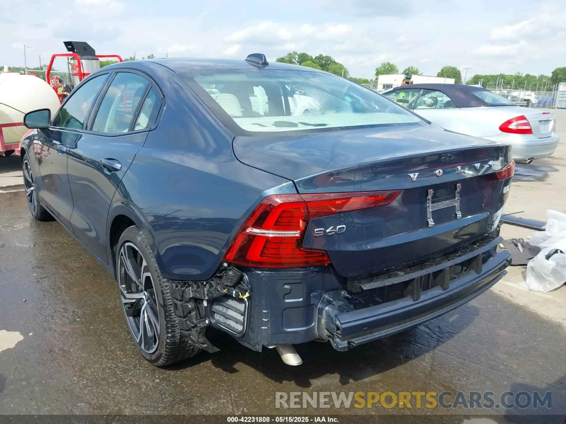 3 fotografías del automóvil dañado 7JRL12FL9RG294057 VOLVO S60 2024
