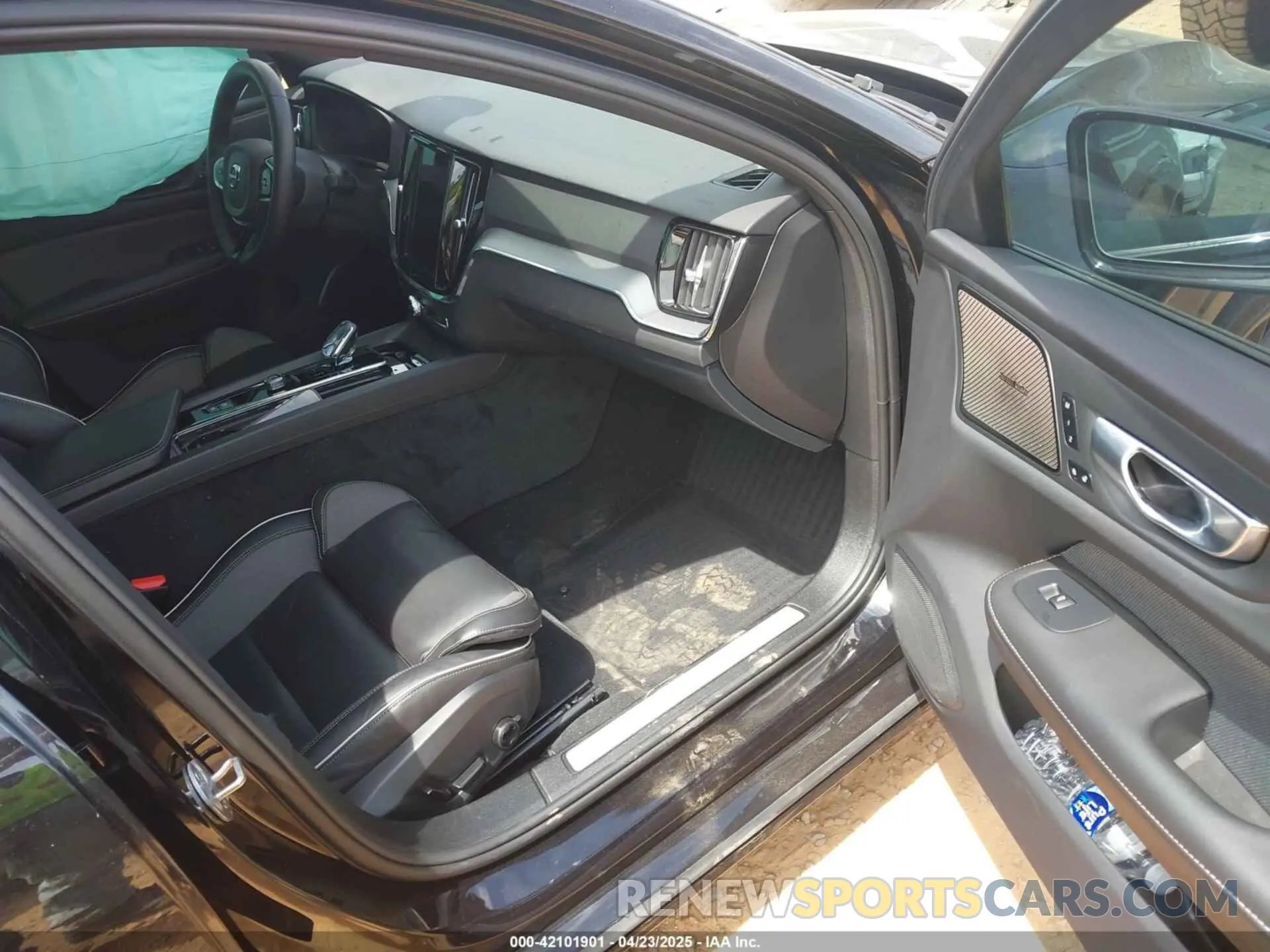 5 fotografías del automóvil dañado 7JRL12THXRG293984 VOLVO S60 2024