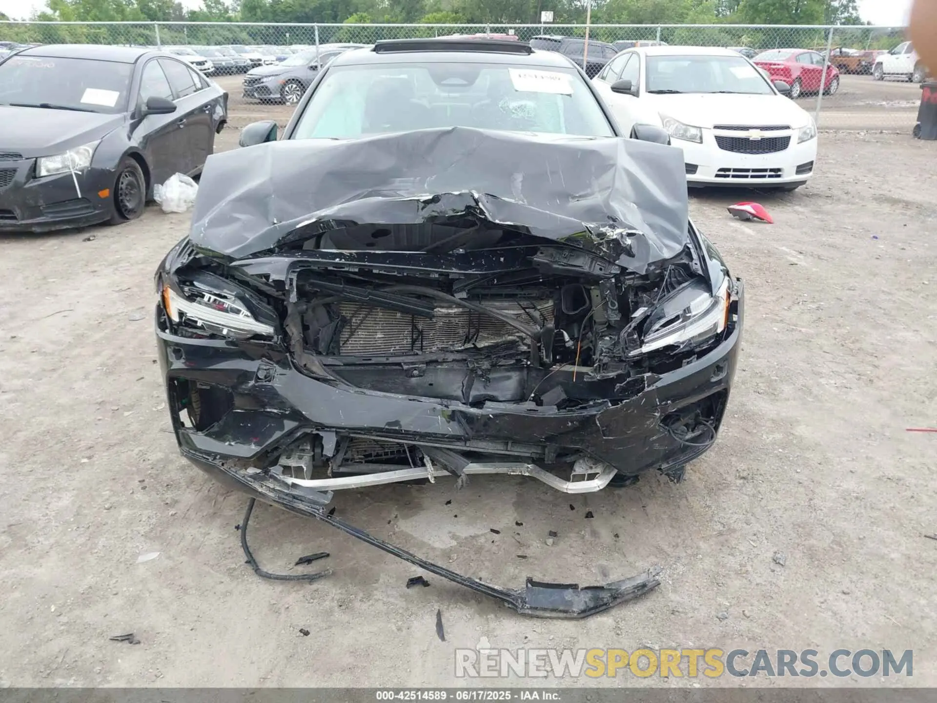 12 fotografías del automóvil dañado 7JRL12TK3RG297323 VOLVO S60 2024