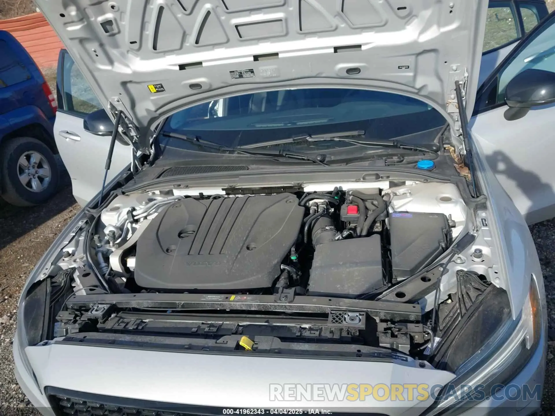 10 fotografías del automóvil dañado 7JRL12TL6RG307965 VOLVO S60 2024