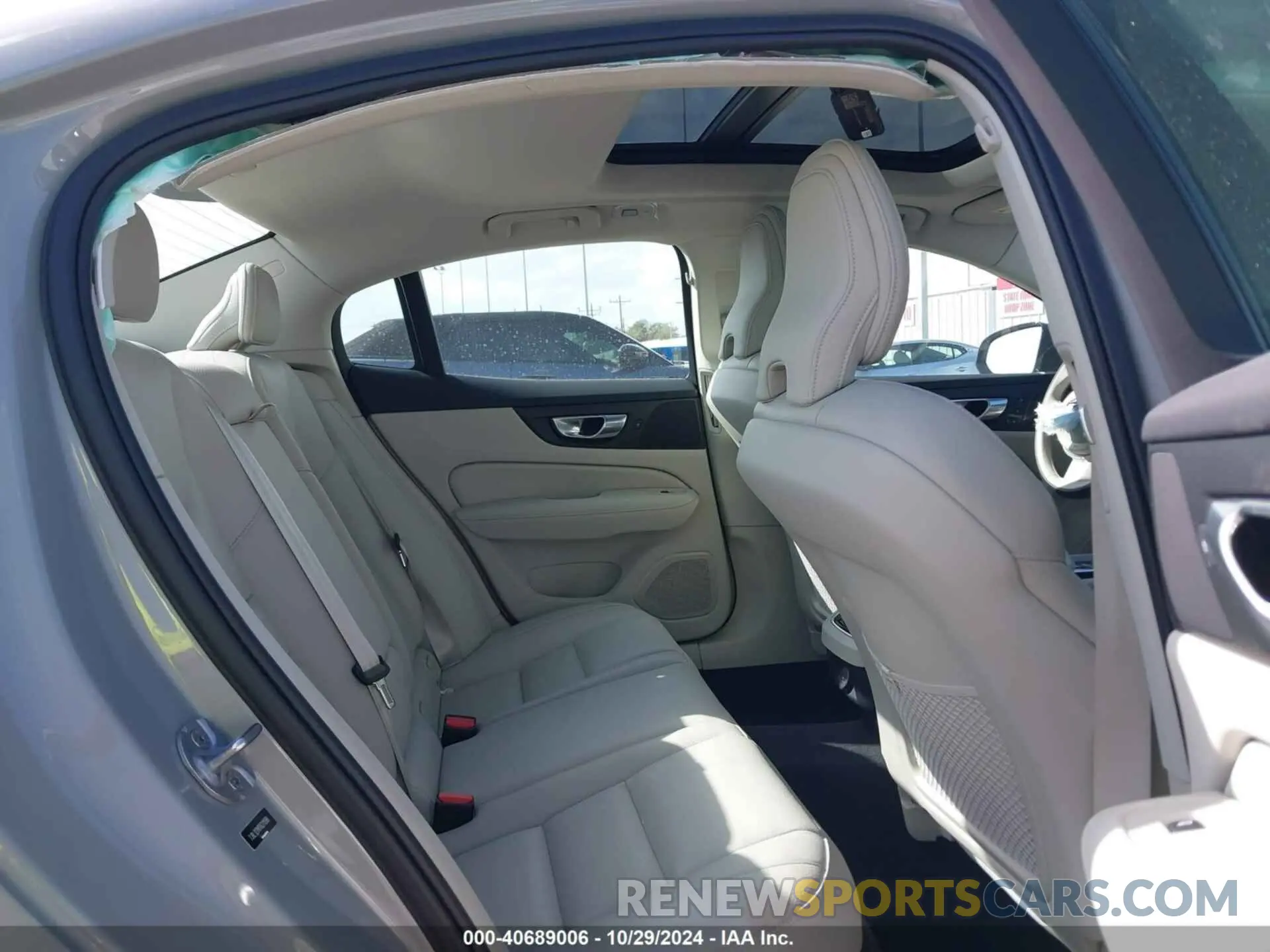 8 fotografías del automóvil dañado 7JRL12TM7RG311998 VOLVO S60 2024
