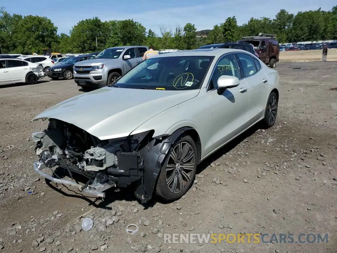 2 fotografías del automóvil dañado 7JRL12TL7NG154622 VOLVO S60 B5 INS 2022