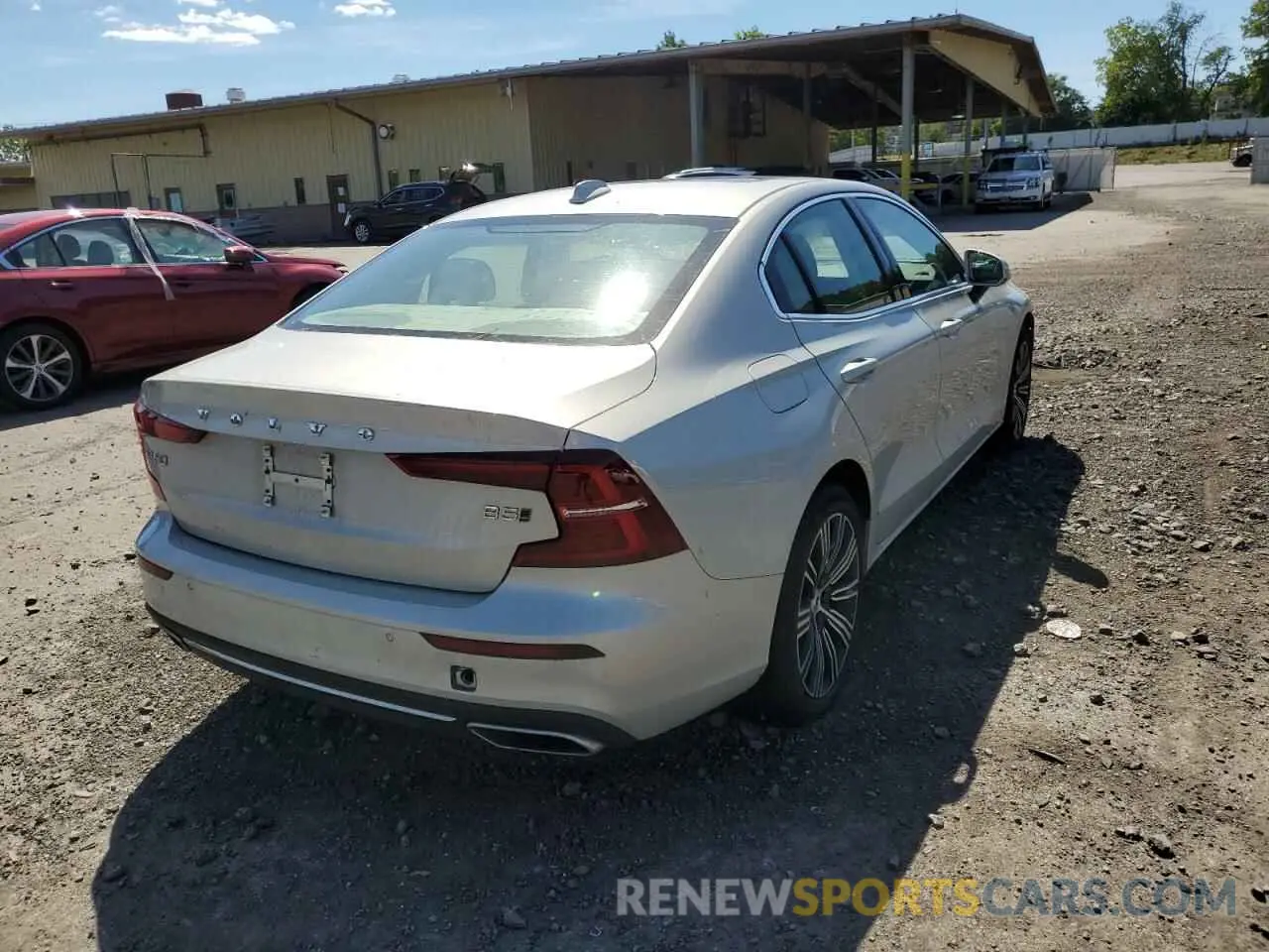 4 fotografías del automóvil dañado 7JRL12TL7NG154622 VOLVO S60 B5 INS 2022