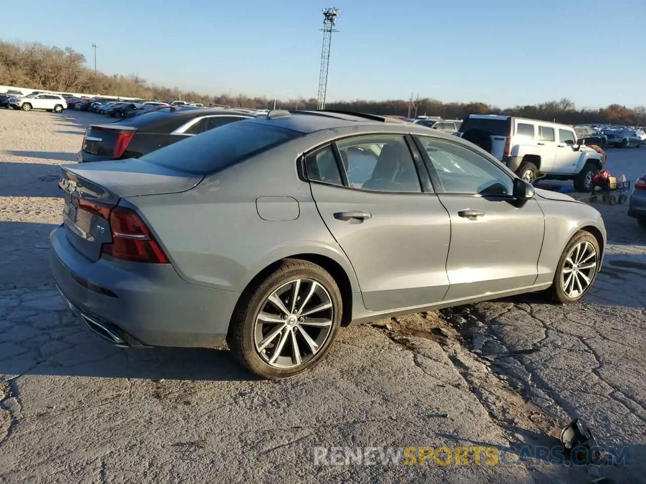 3 fotografías del automóvil dañado 7JRL12FZ5NG154635 VOLVO S60 B5 MOM 2022