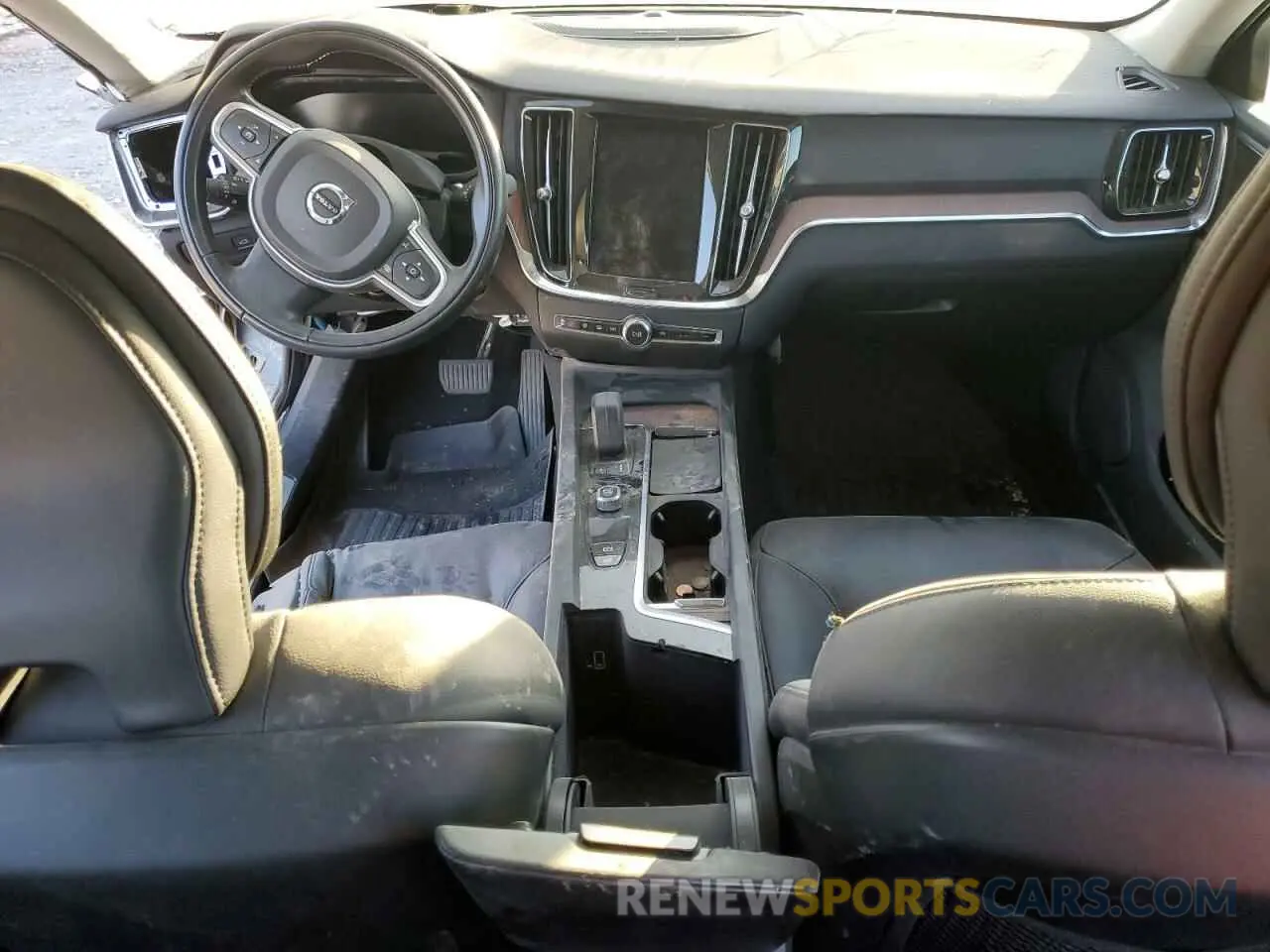 8 fotografías del automóvil dañado 7JRL12FZ5NG154635 VOLVO S60 B5 MOM 2022