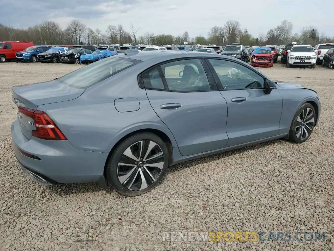 3 fotografías del automóvil dañado 7JRL12TZ3NG175844 VOLVO S60 B5 MOM 2022