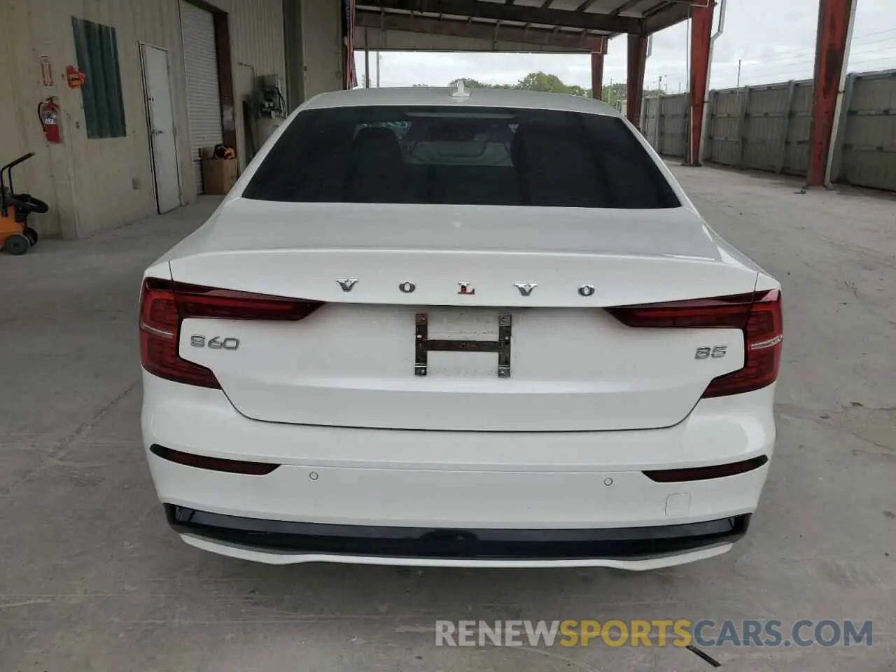 6 fotografías del automóvil dañado 7JRL12FKXPG236317 VOLVO S60 CORE 2023