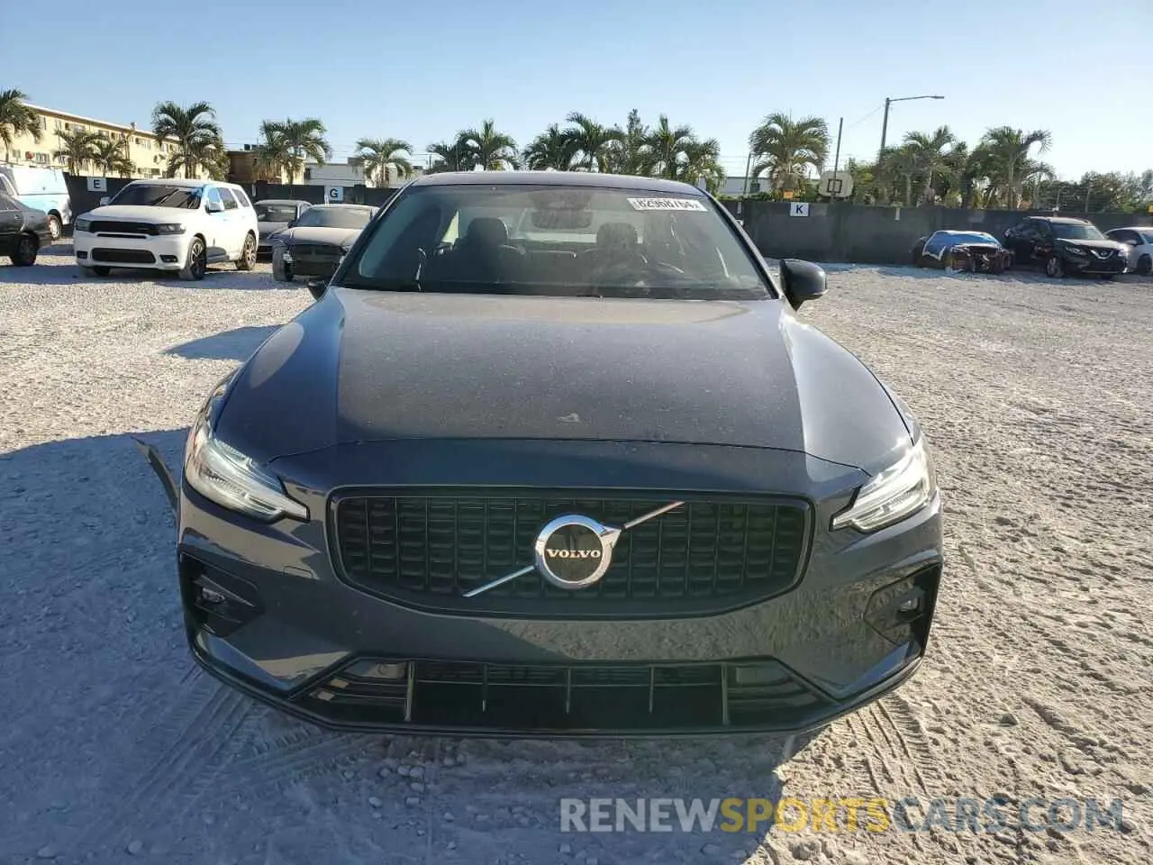 5 fotografías del automóvil dañado 7JRL12FKXPG252324 VOLVO S60 CORE 2023