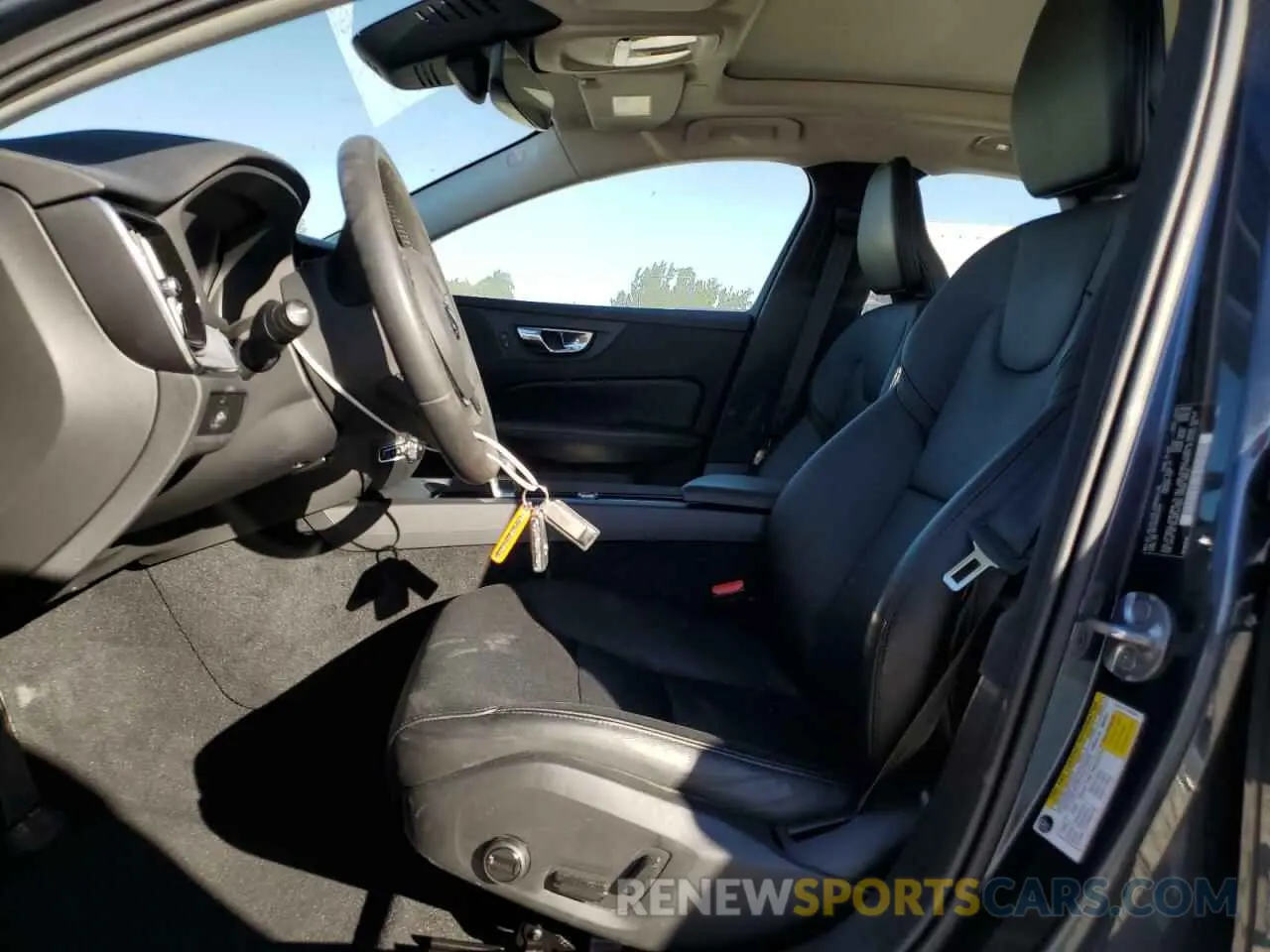 7 fotografías del automóvil dañado 7JRL12FKXPG252324 VOLVO S60 CORE 2023