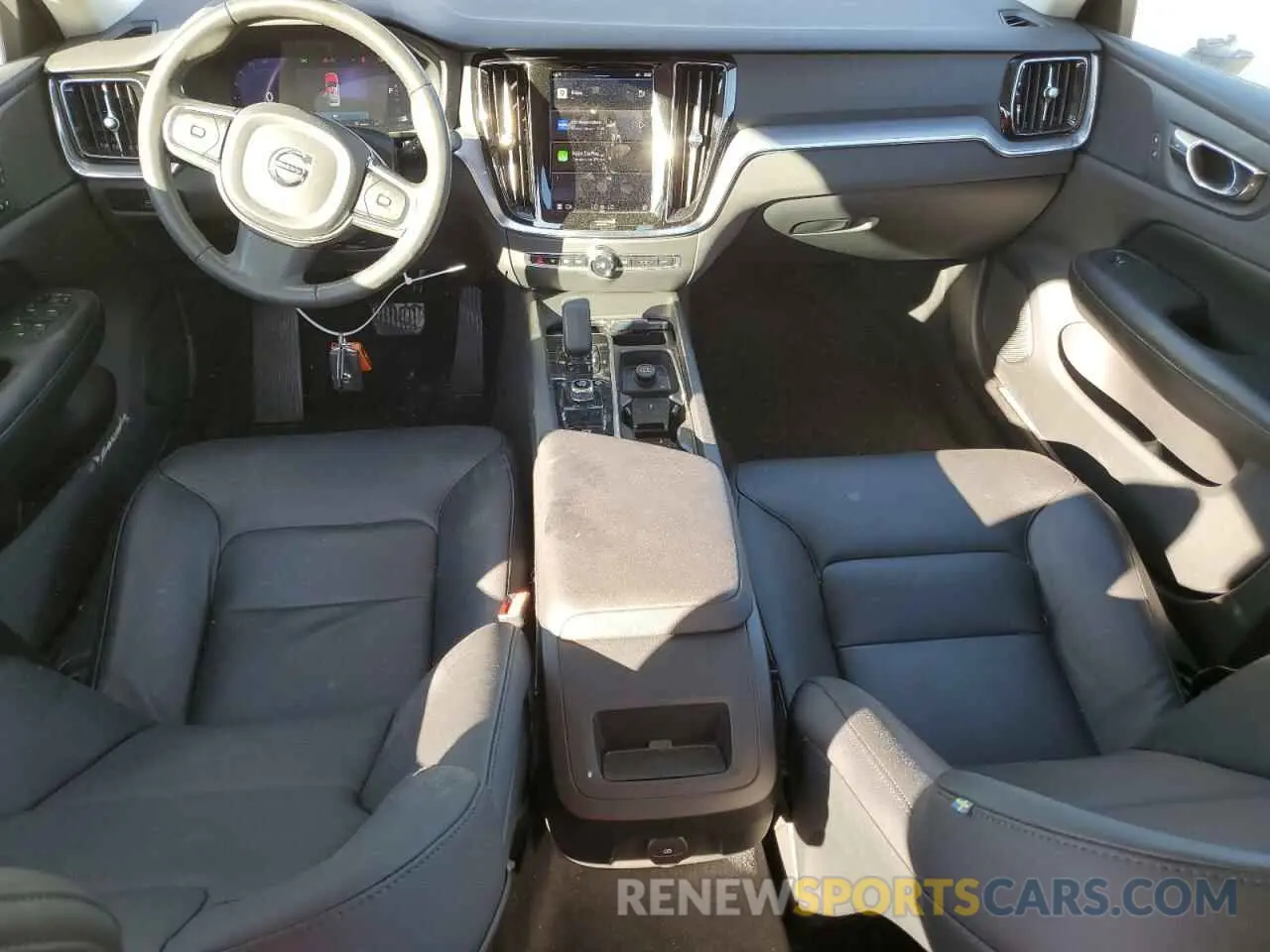 8 fotografías del automóvil dañado 7JRL12FKXPG252324 VOLVO S60 CORE 2023