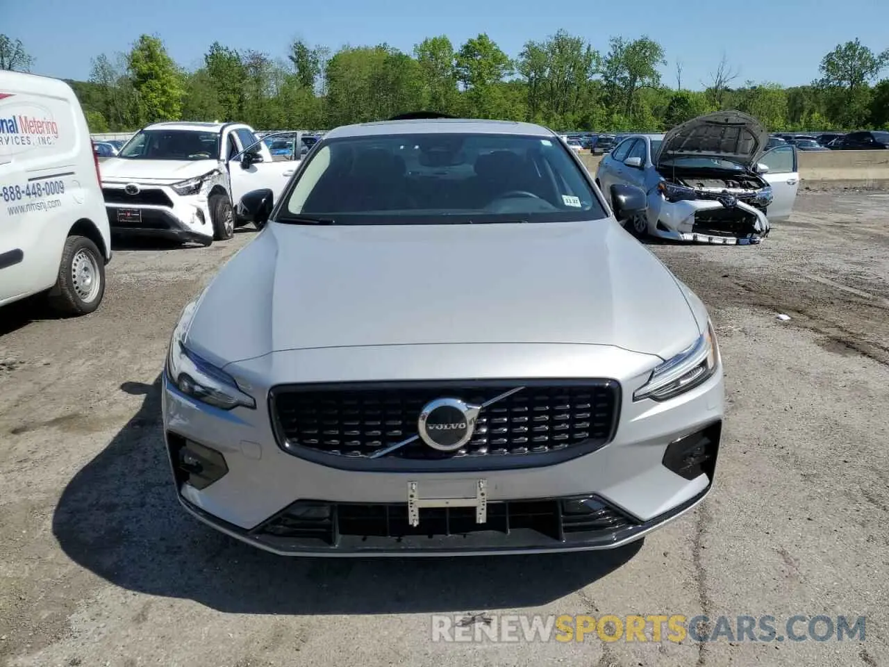 5 fotografías del automóvil dañado 7JRL12FV1PG234286 VOLVO S60 CORE 2023