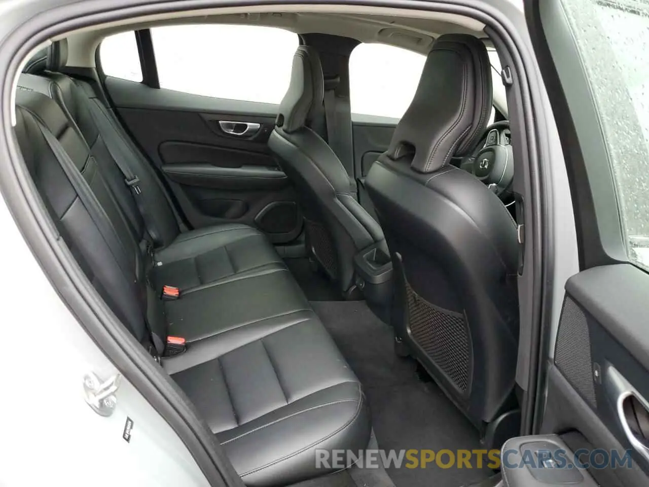 10 fotografías del automóvil dañado 7JRL12FK3RG323236 VOLVO S60 CORE 2024