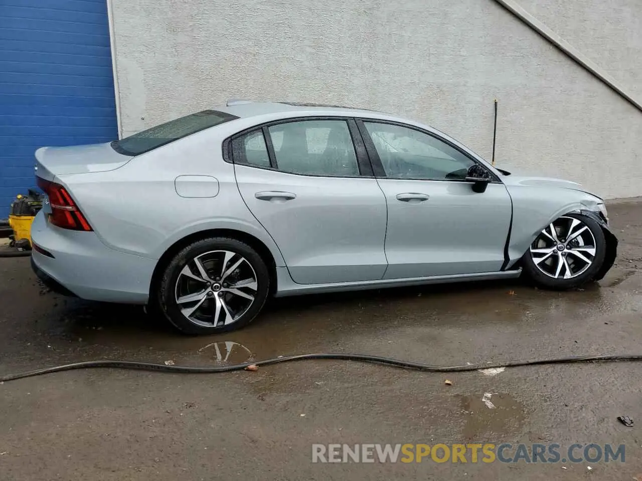 3 fotografías del automóvil dañado 7JRL12FK3RG323236 VOLVO S60 CORE 2024