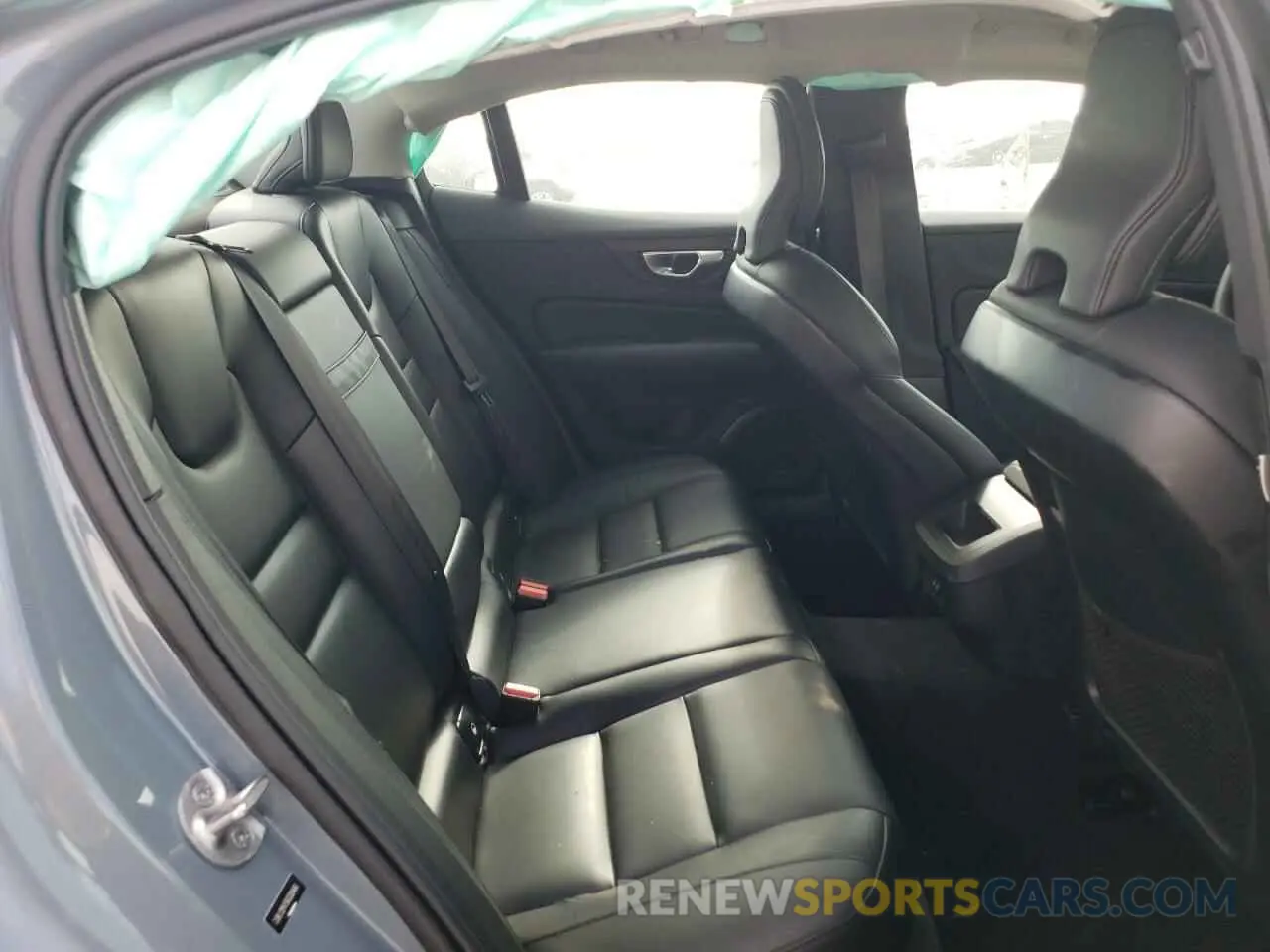 10 fotografías del automóvil dañado 7JRL12FK5RG320466 VOLVO S60 CORE 2024
