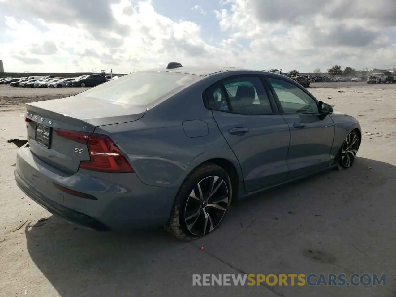 3 fotografías del automóvil dañado 7JRL12FK5RG320466 VOLVO S60 CORE 2024