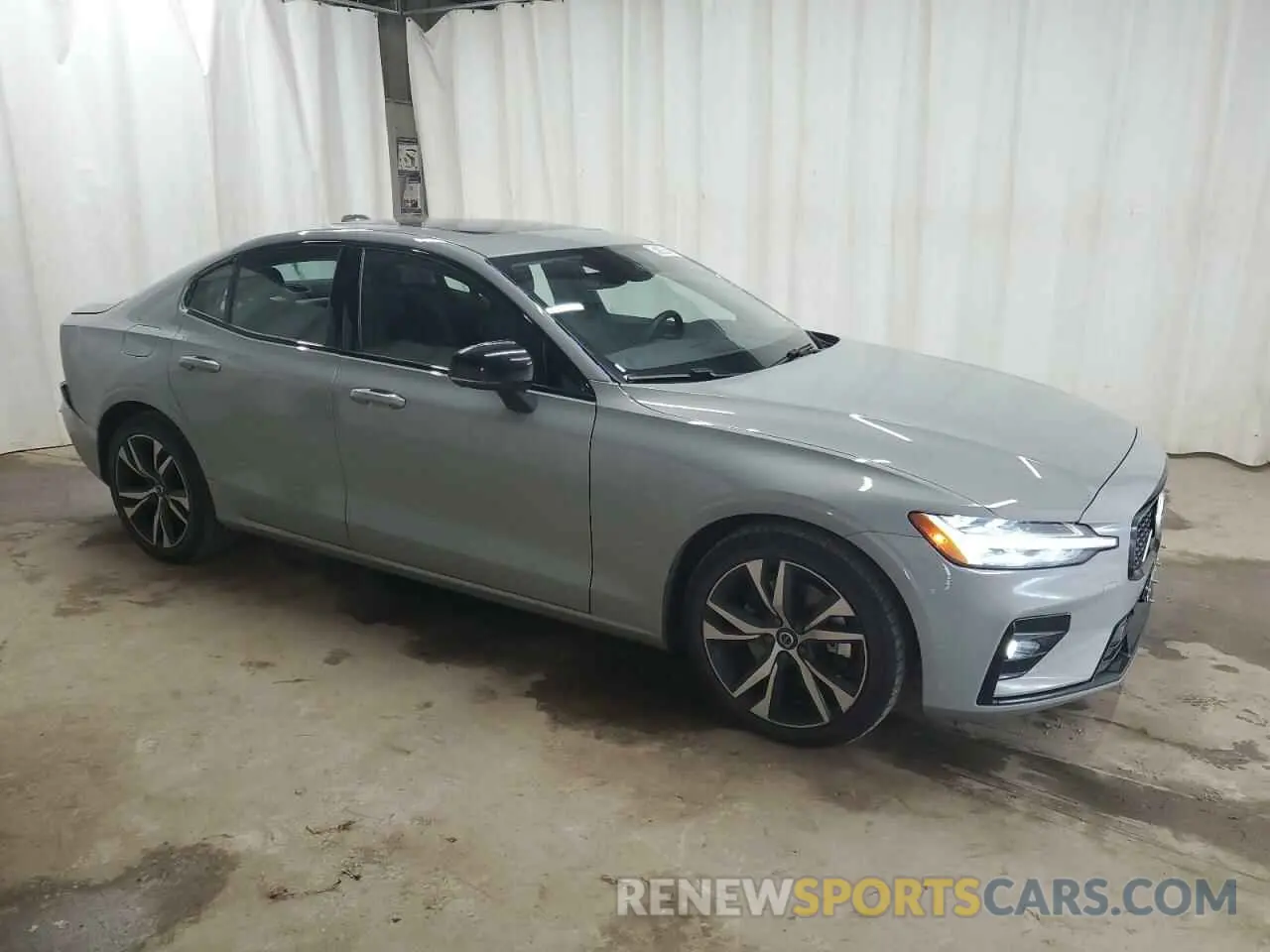 4 fotografías del automóvil dañado 7JRL12FK5RG322251 VOLVO S60 CORE 2024