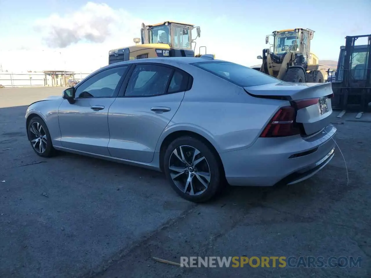 2 fotografías del automóvil dañado 7JRL12FK6RG322288 VOLVO S60 CORE 2024