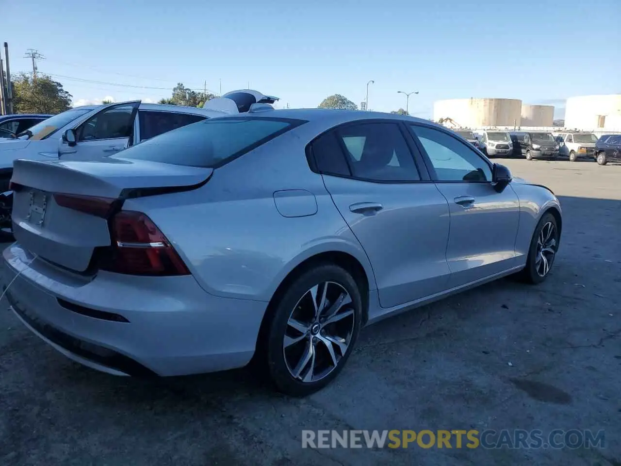 3 fotografías del automóvil dañado 7JRL12FK6RG322288 VOLVO S60 CORE 2024