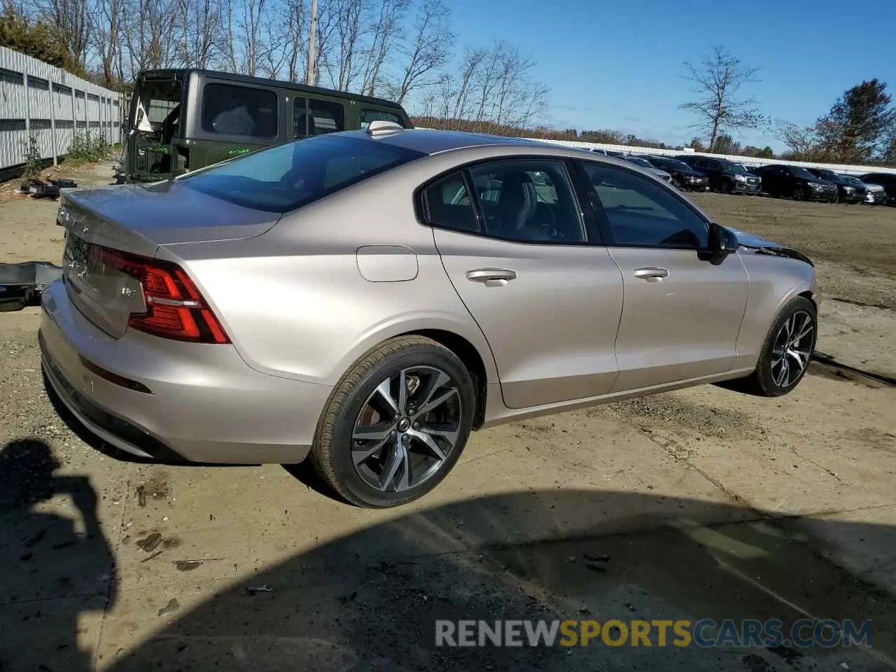 3 fotografías del automóvil dañado 7JRL12FK9RG297371 VOLVO S60 CORE 2024
