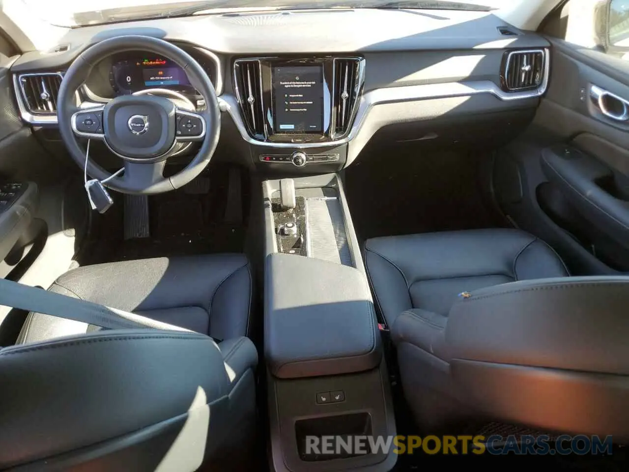 8 fotografías del automóvil dañado 7JRL12FK9RG297371 VOLVO S60 CORE 2024