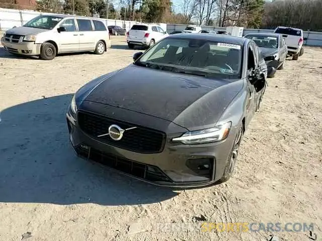 11 fotografías del automóvil dañado 7JRL12TK2RG309428 VOLVO S60 CORE 2024