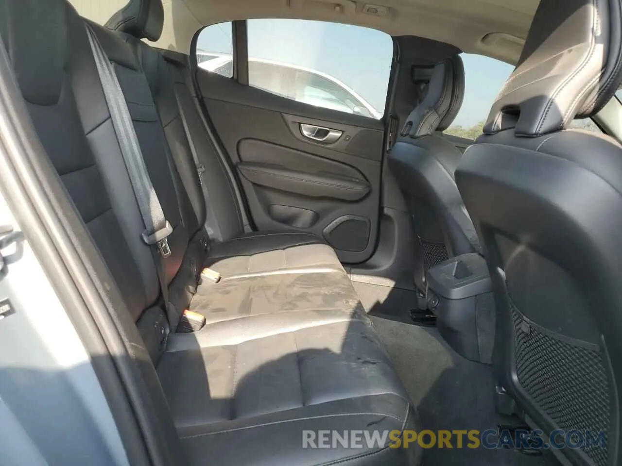 10 fotografías del automóvil dañado 7JRL12TK4RG323010 VOLVO S60 CORE 2024