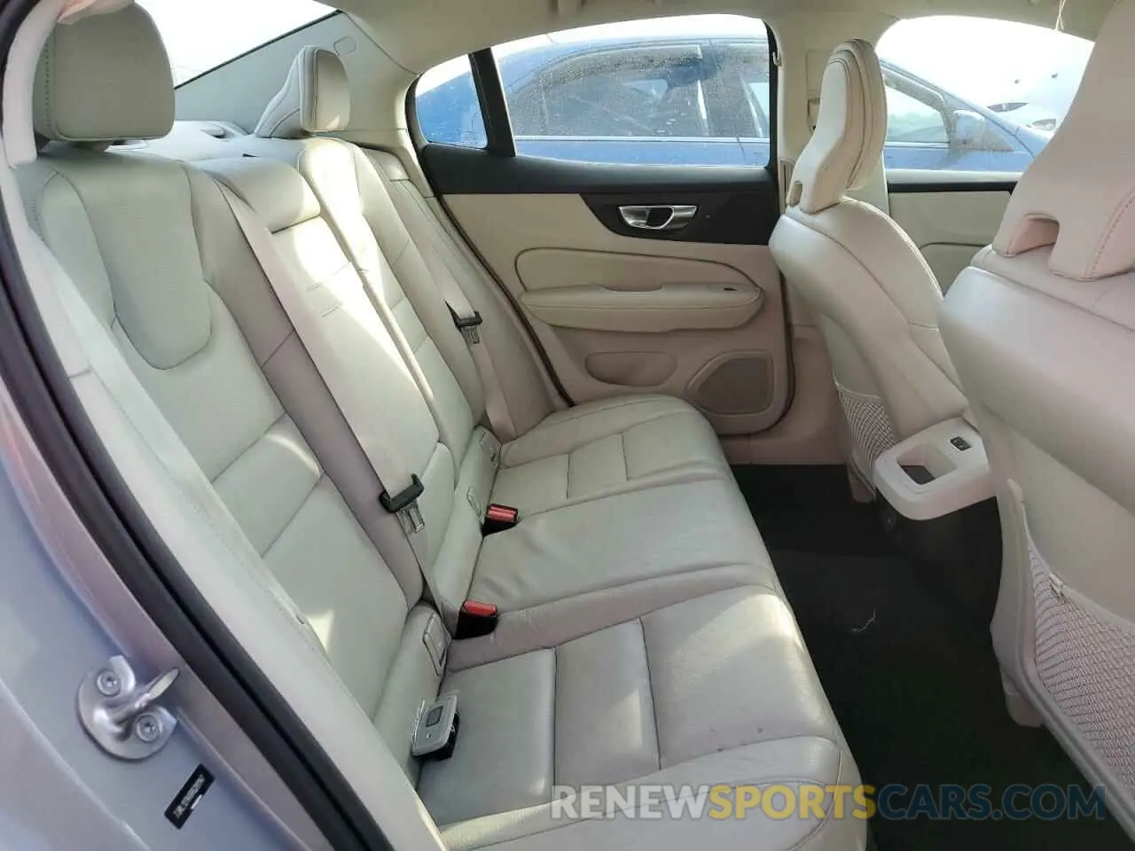10 fotografías del automóvil dañado 7JRL12TK6RG281147 VOLVO S60 CORE 2024