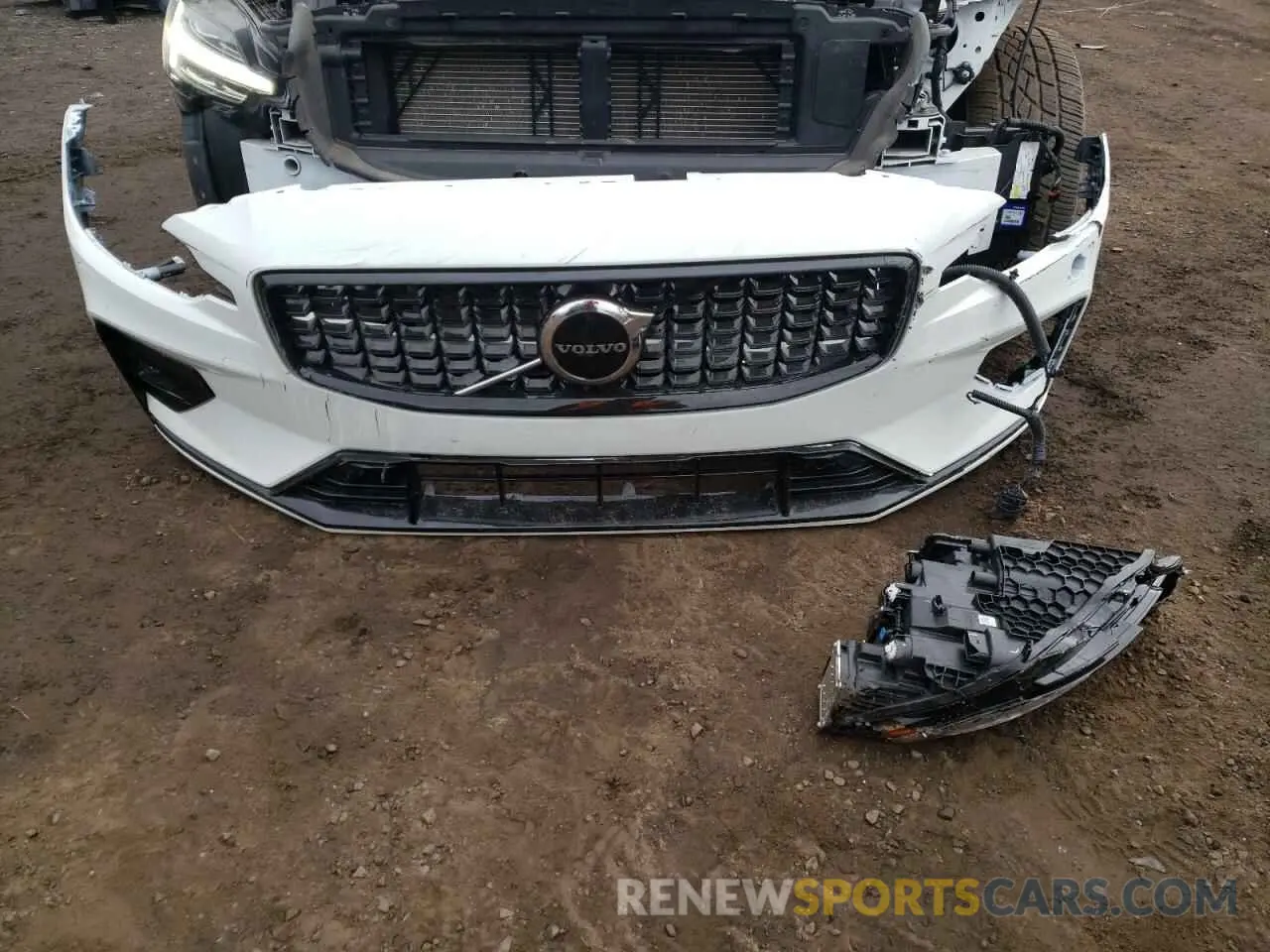 12 fotografías del automóvil dañado 7JRL12TK8RG295020 VOLVO S60 CORE 2024