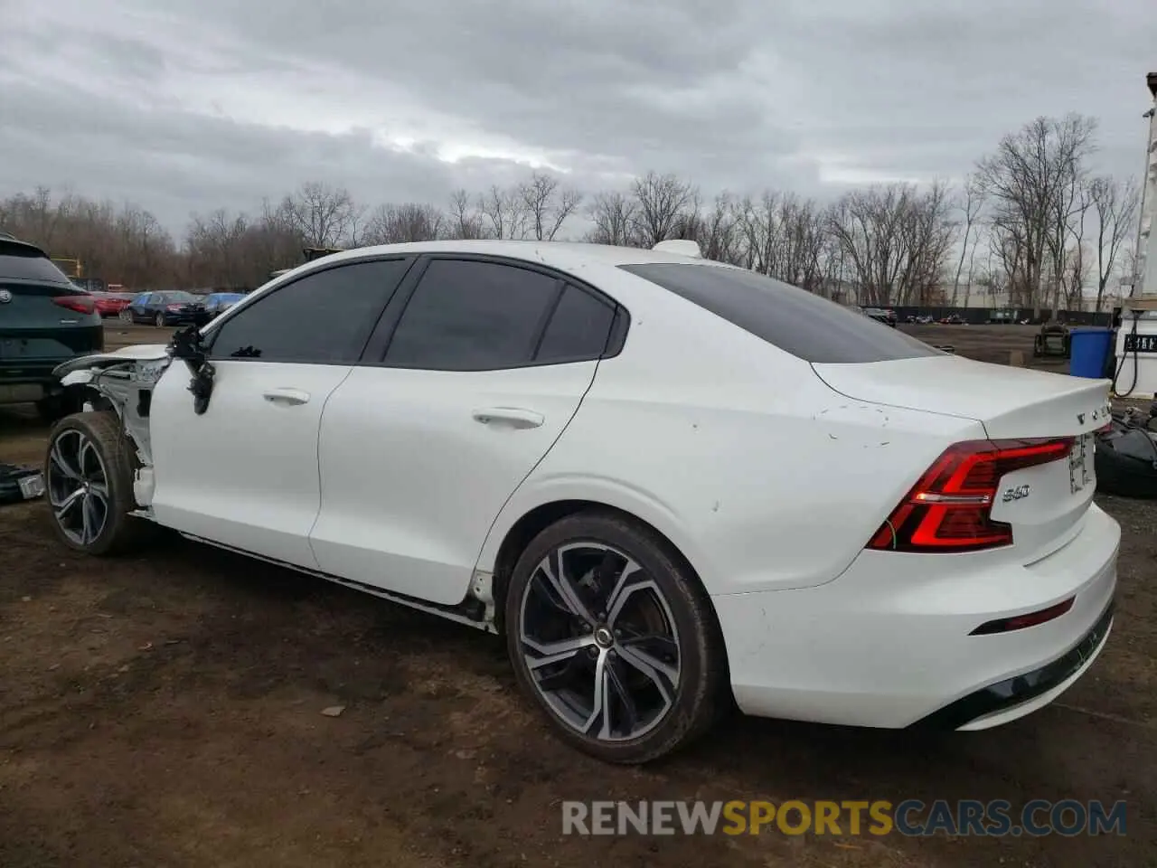 2 fotografías del automóvil dañado 7JRL12TK8RG295020 VOLVO S60 CORE 2024