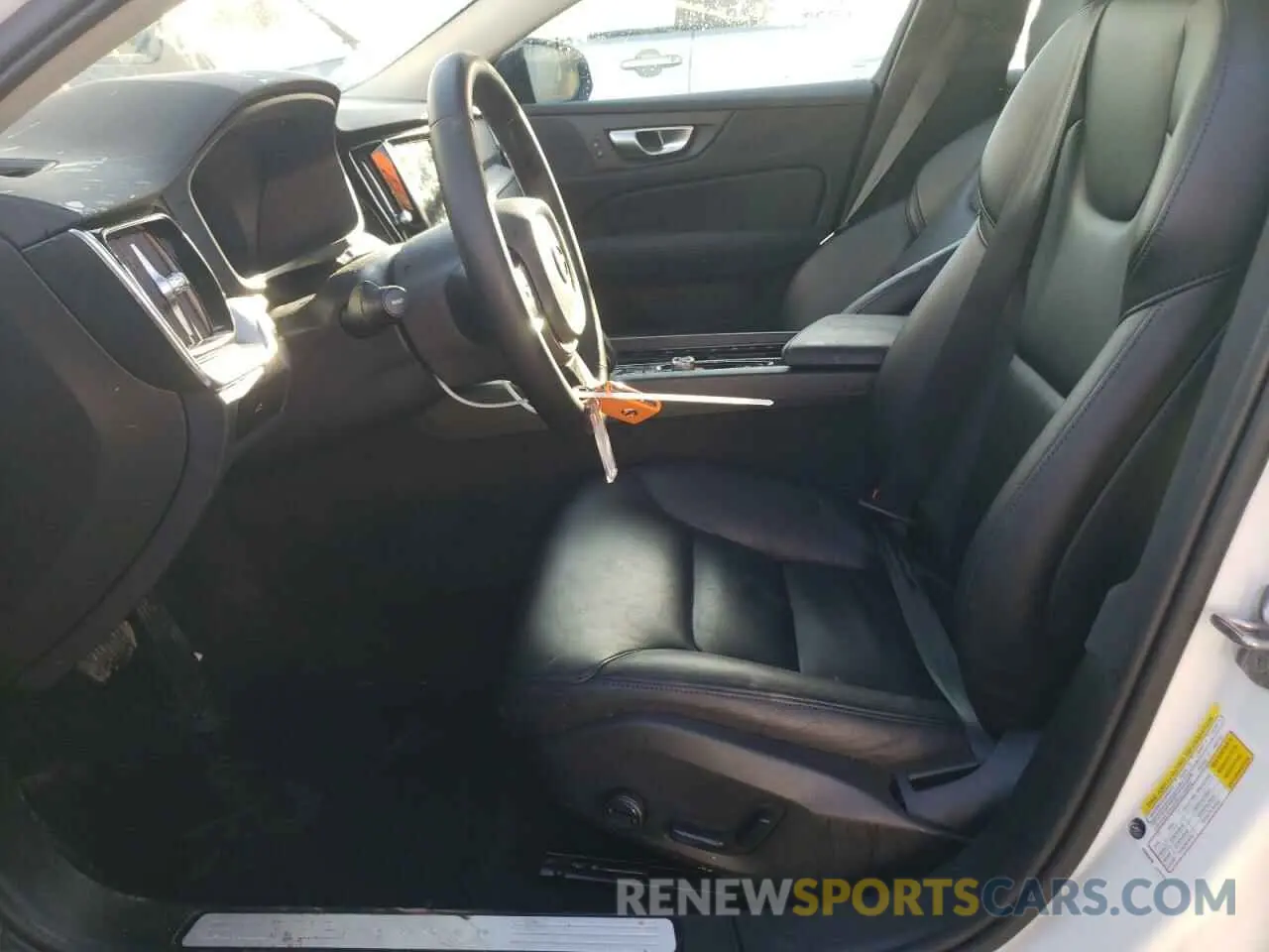 7 fotografías del automóvil dañado 7JRL12FJ4SG366061 VOLVO S60 CORE 2025