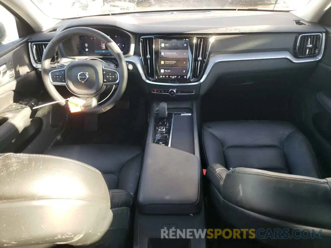 8 fotografías del automóvil dañado 7JRL12FJ4SG366061 VOLVO S60 CORE 2025