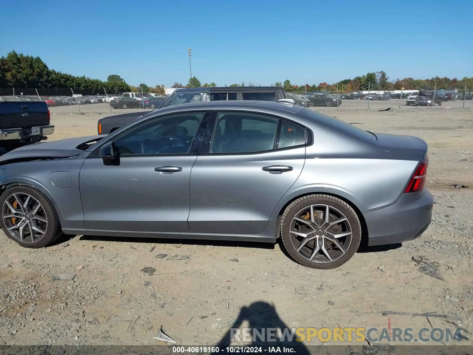 14 fotografías del automóvil dañado 7JRBK0FP3LG046832 VOLVO S60 HYBRID 2020